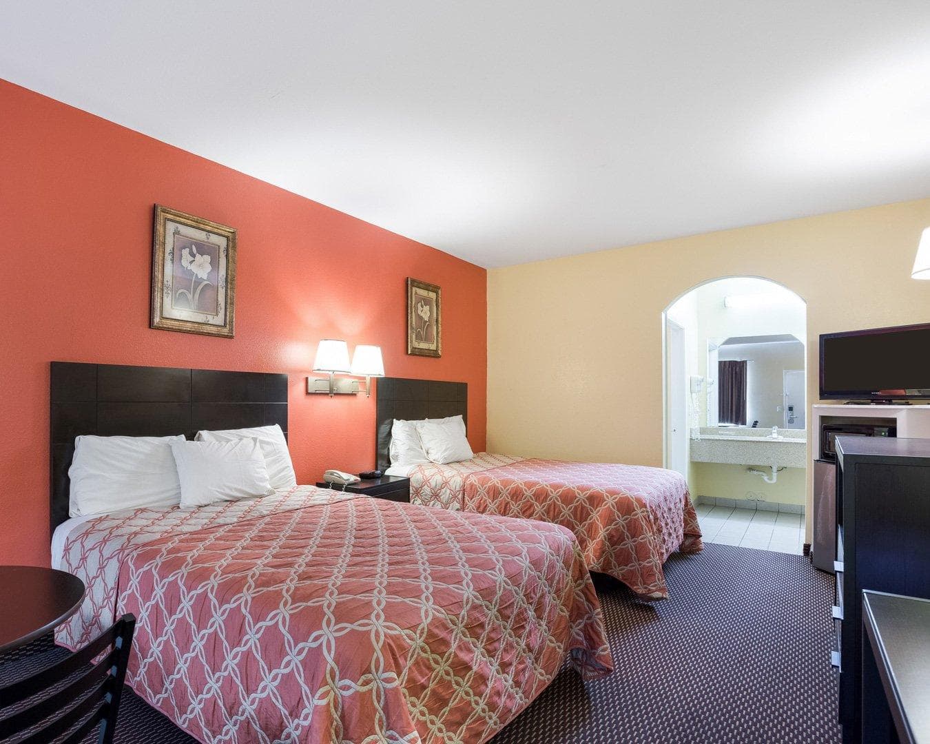 Rodeway Inn & Suites Humble IAH — 13