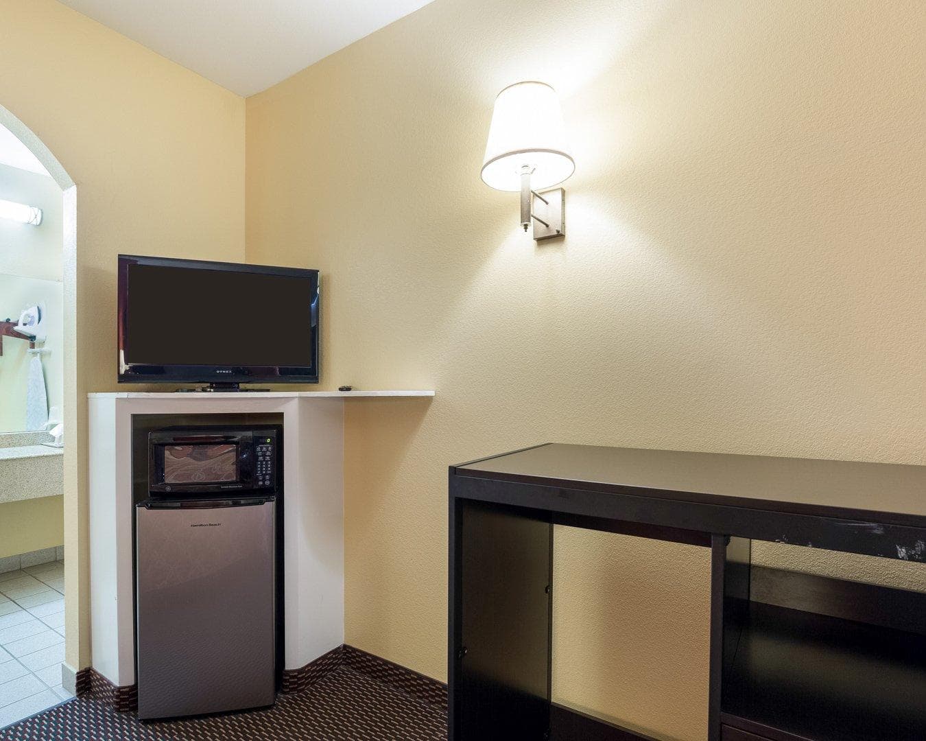 Rodeway Inn & Suites Humble IAH — 14