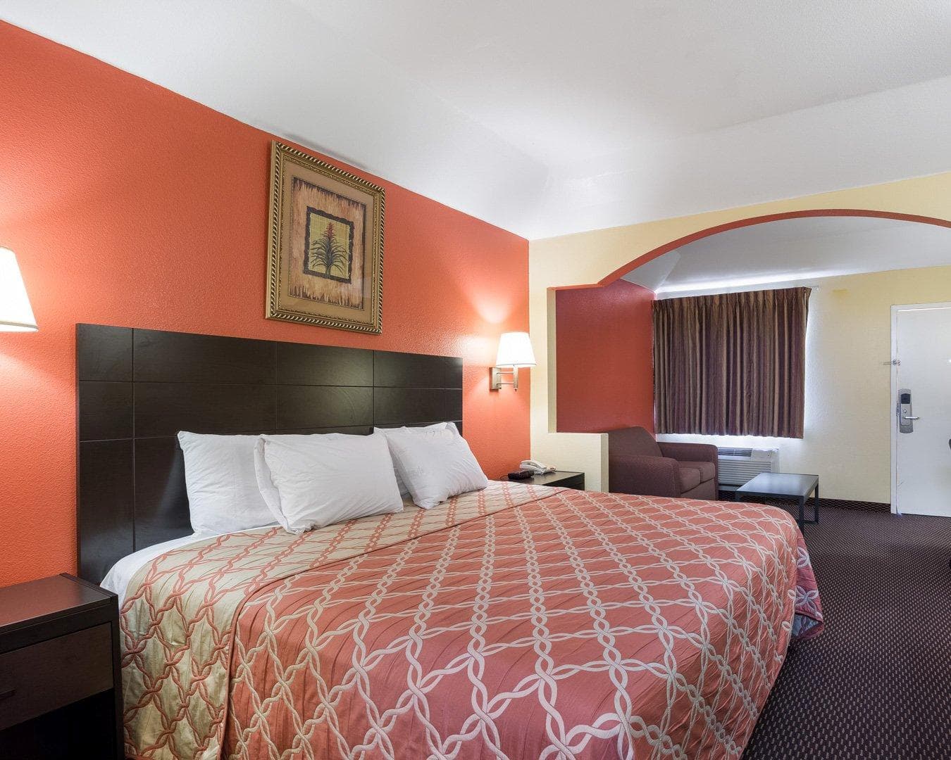 Rodeway Inn & Suites Humble IAH - Image 4
