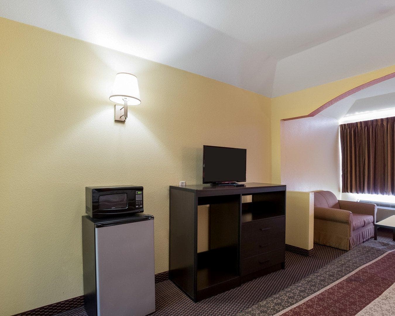 Rodeway Inn & Suites Humble IAH - Image 5