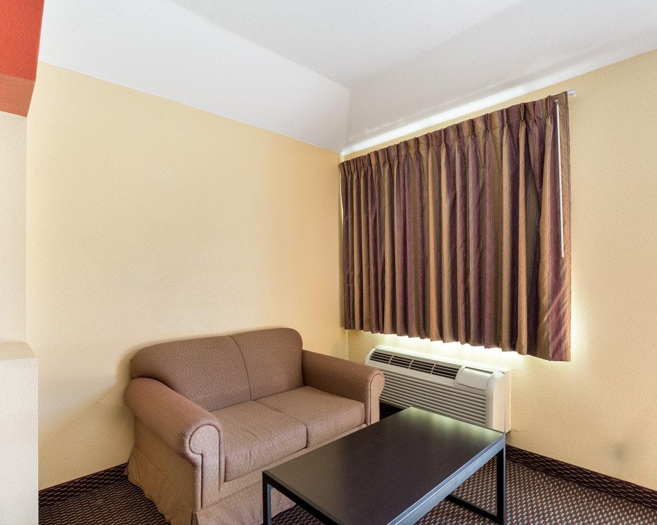 Rodeway Inn & Suites Humble IAH — 8
