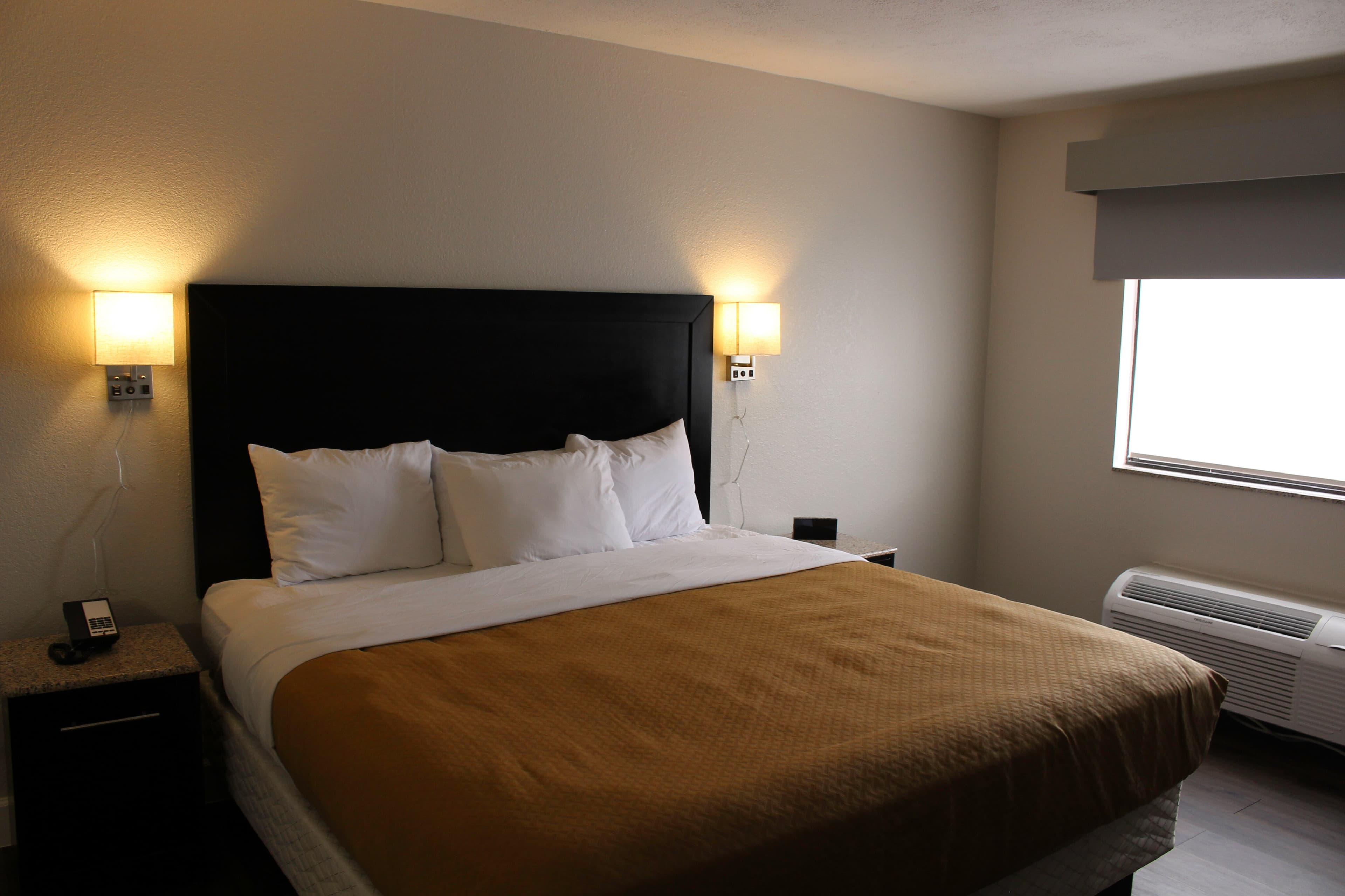 Quality Inn Del Rio - Image 4