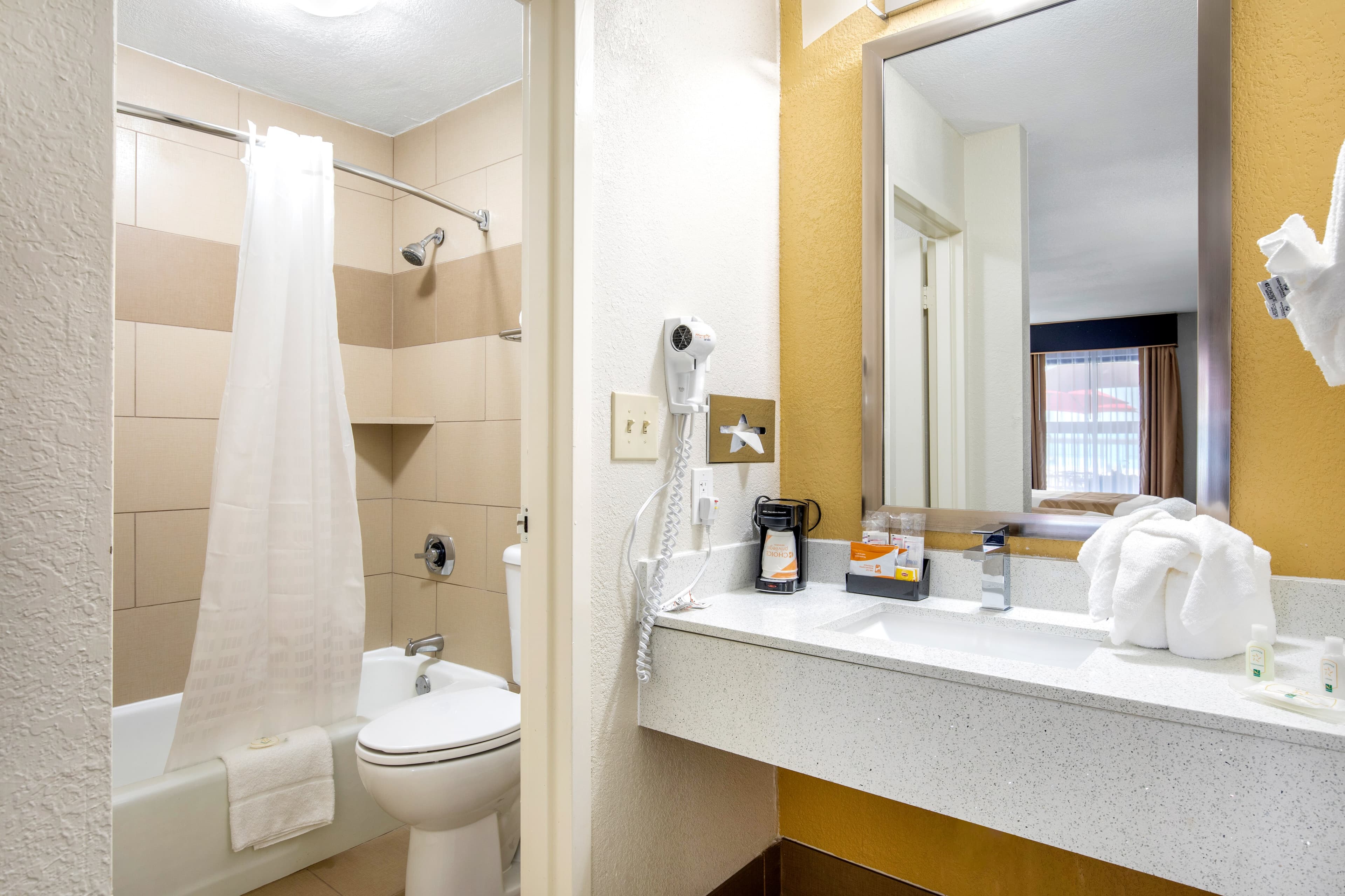 Quality Inn West Fort Worth - Image 5