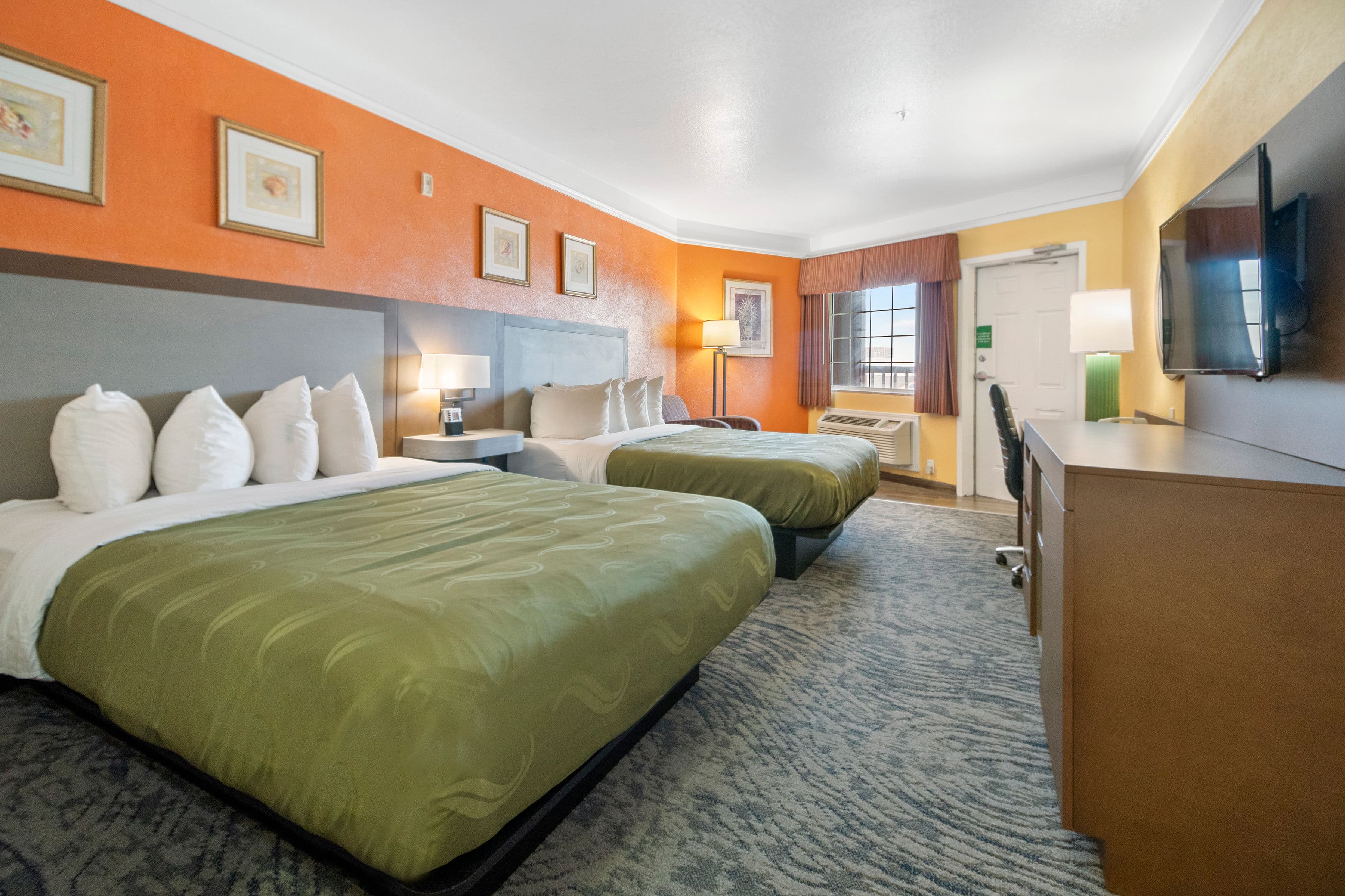 Quality Inn & Suites Galveston - Beachfront - Image 4