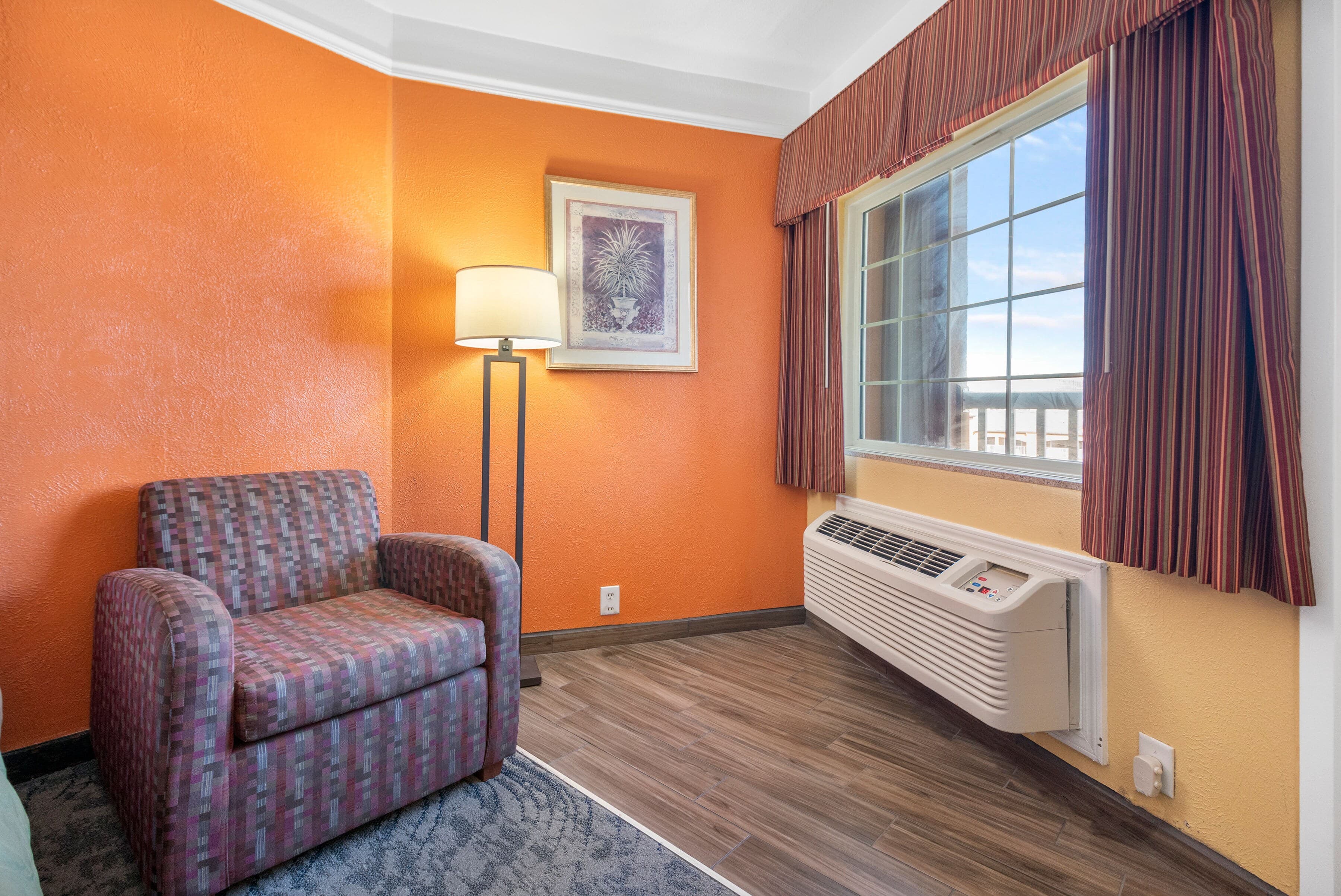 Quality Inn & Suites Galveston - Beachfront — 8