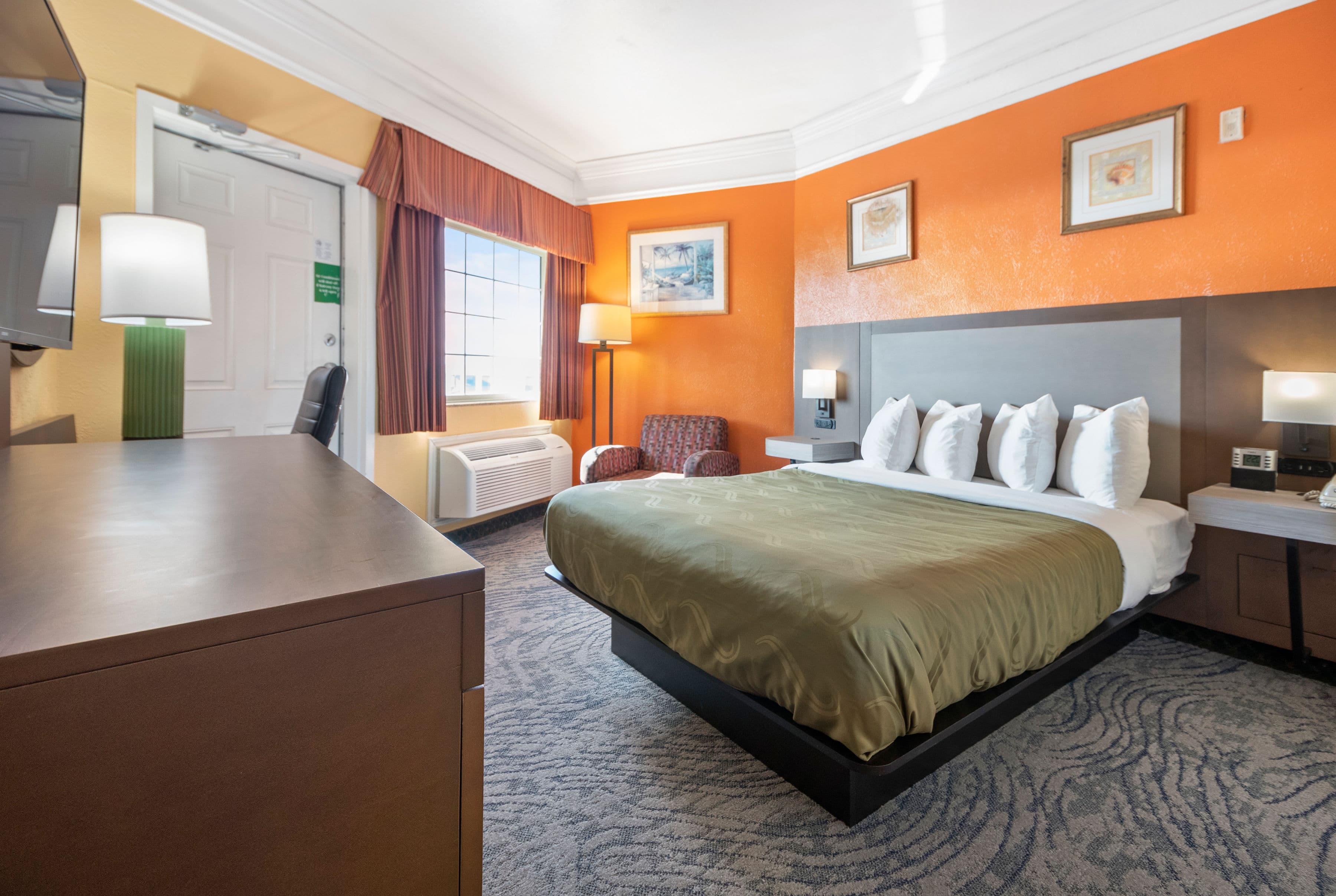 Quality Inn & Suites Galveston - Beachfront - Image 2