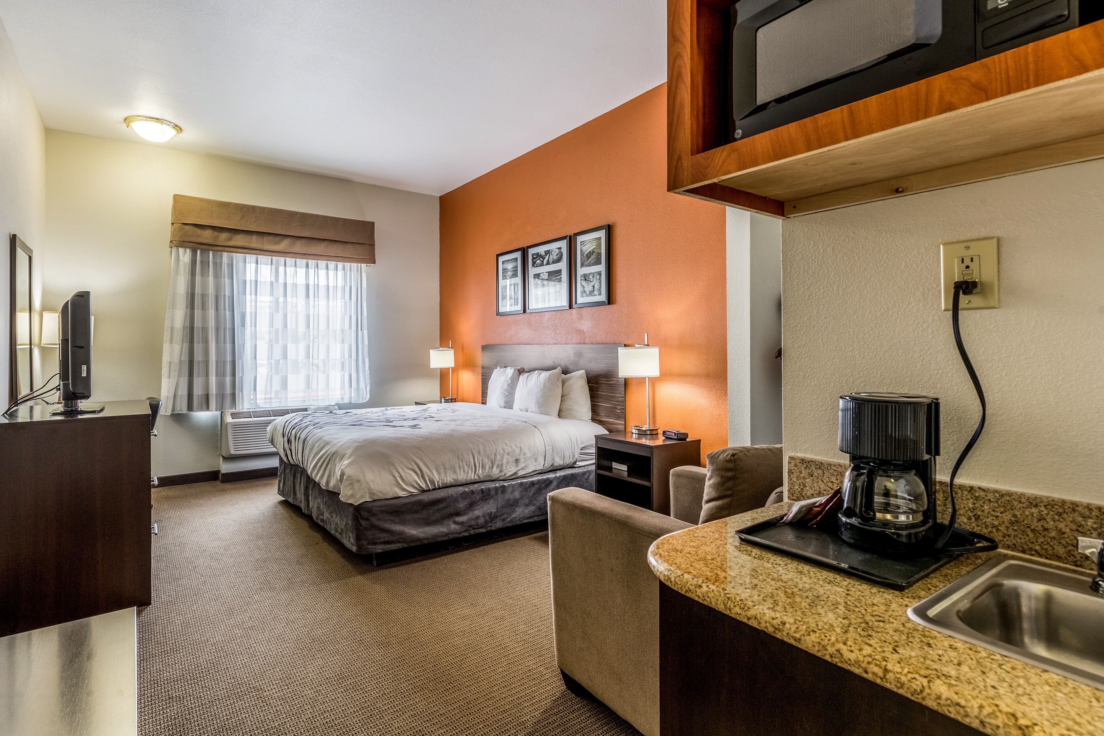 Sleep Inn & Suites Stafford - Sugarland - Image 3