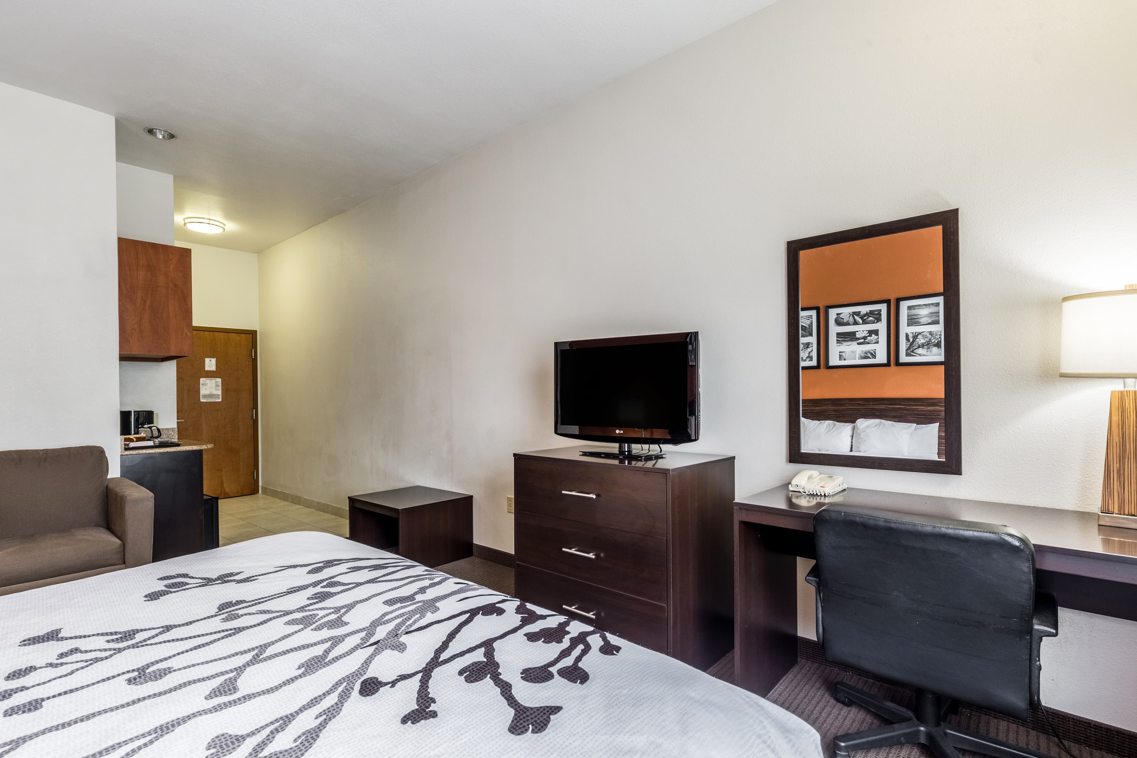 Sleep Inn & Suites Stafford - Sugarland - Image 5