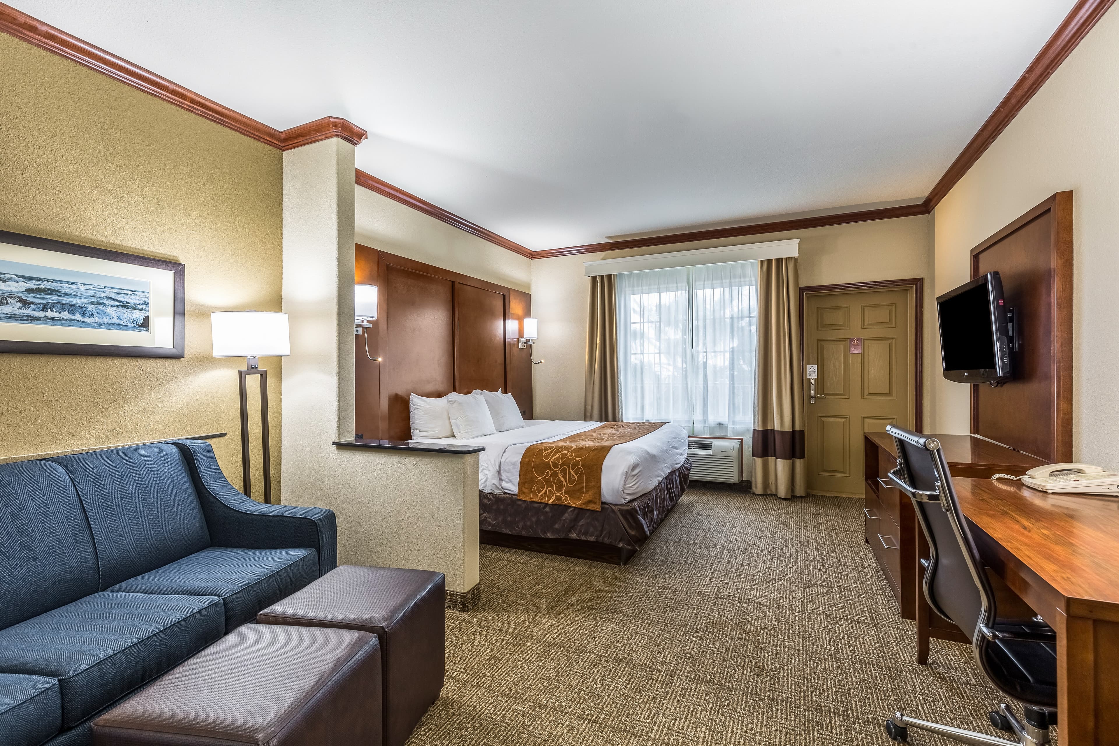 Comfort Suites Galveston Cruise Port Area - Beachside - Image 2