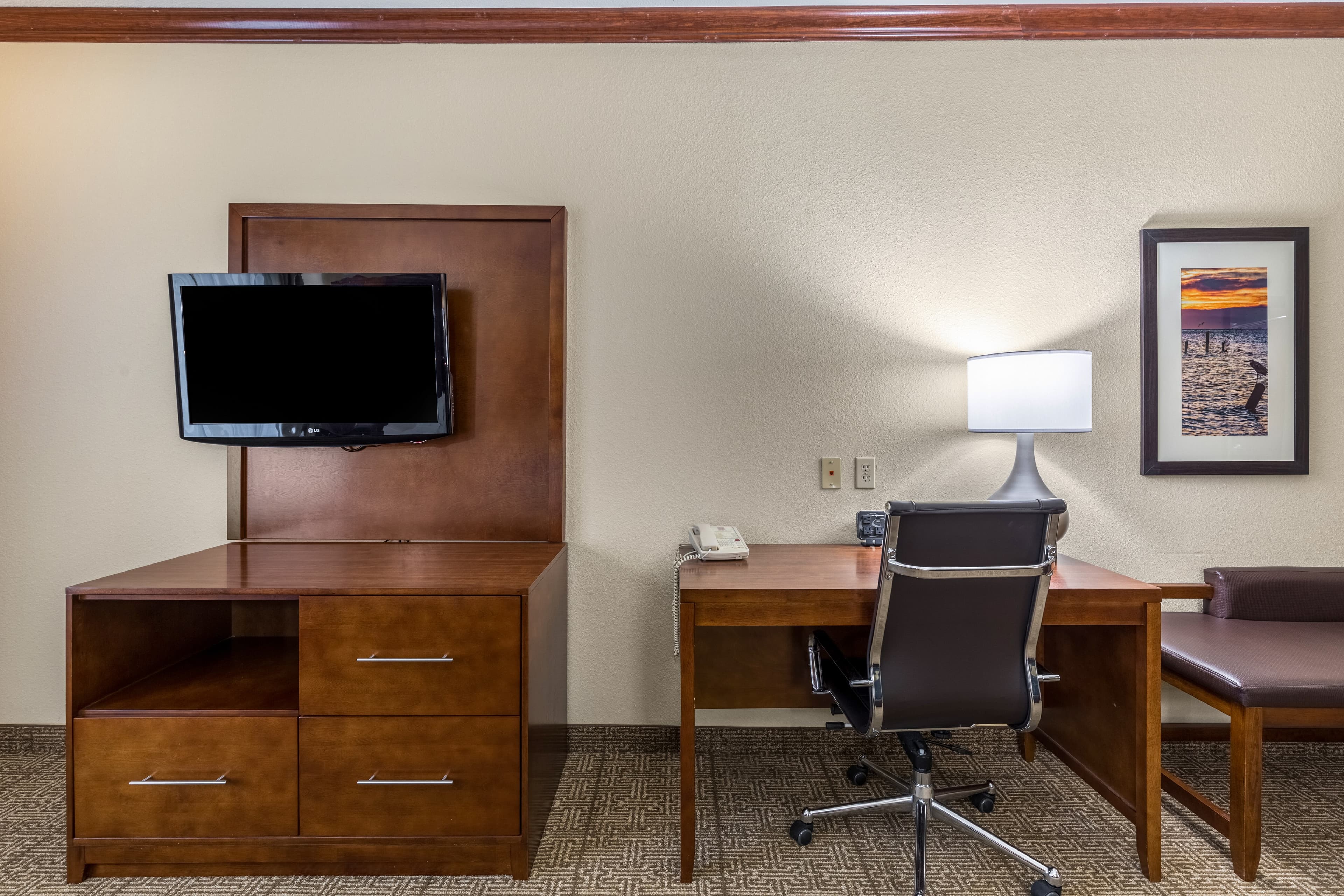 Comfort Suites Galveston Cruise Port Area - Beachside - Image 4