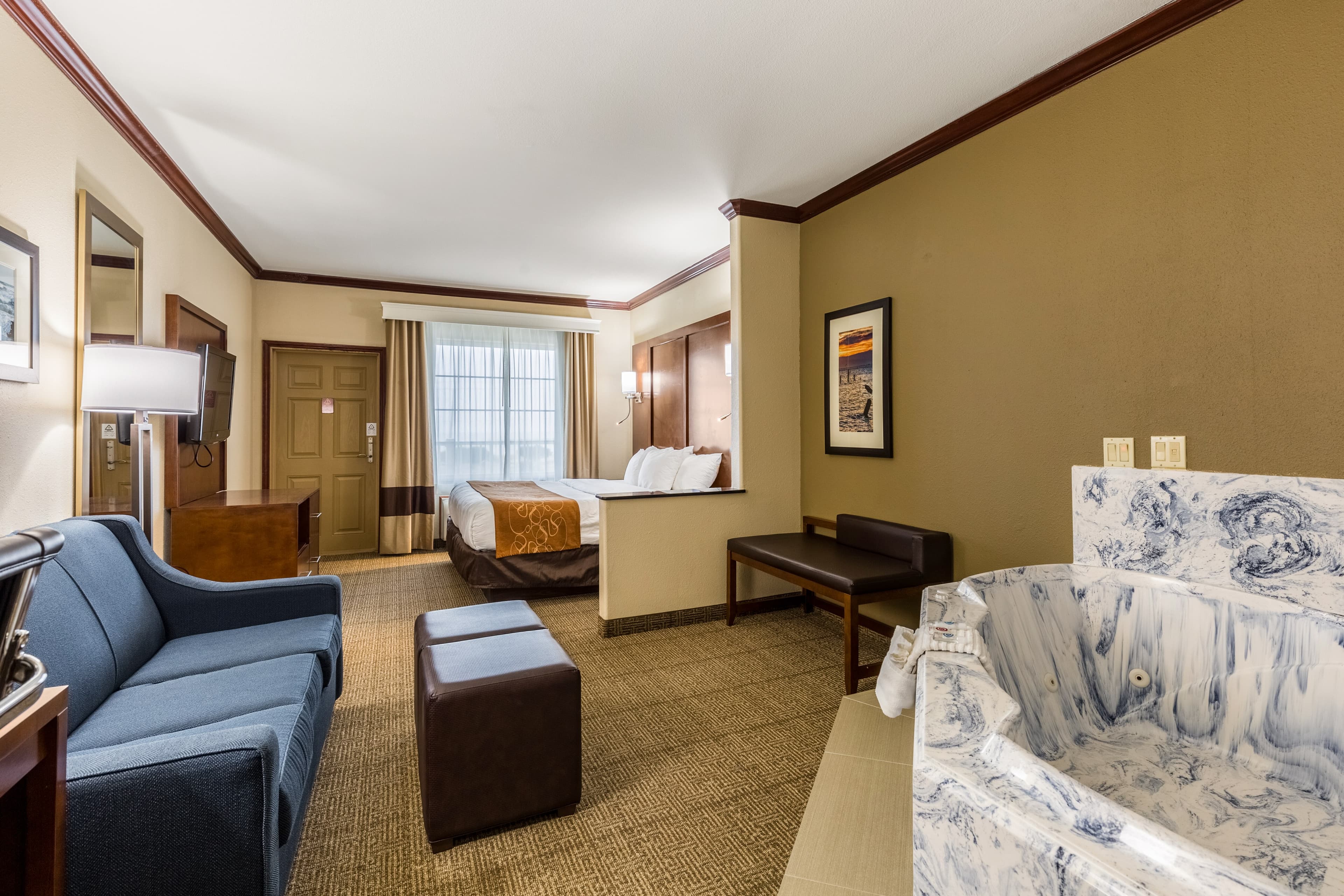 Comfort Suites Galveston Cruise Port Area - Beachside — 6