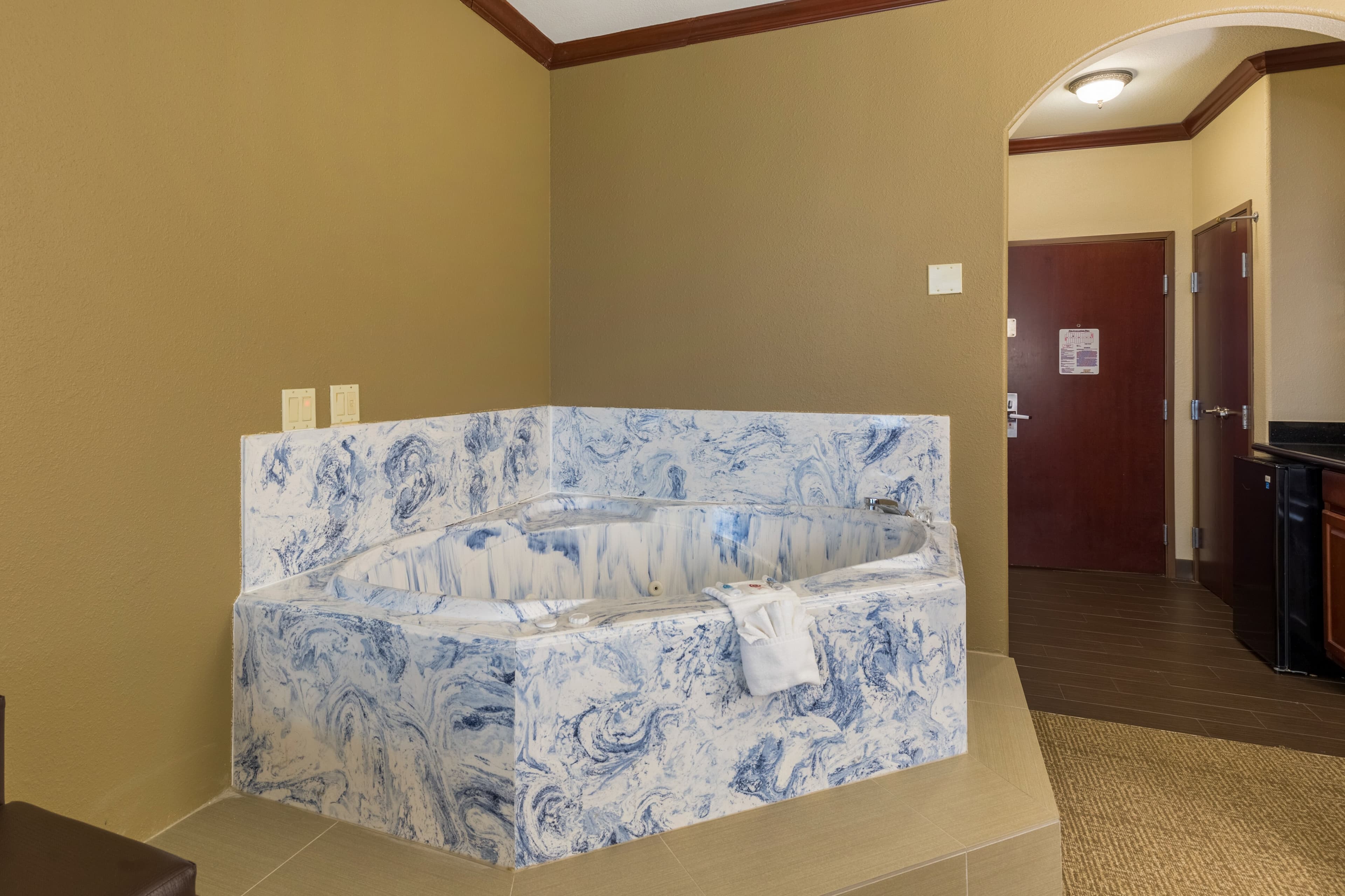 Comfort Suites Galveston Cruise Port Area - Beachside — 7