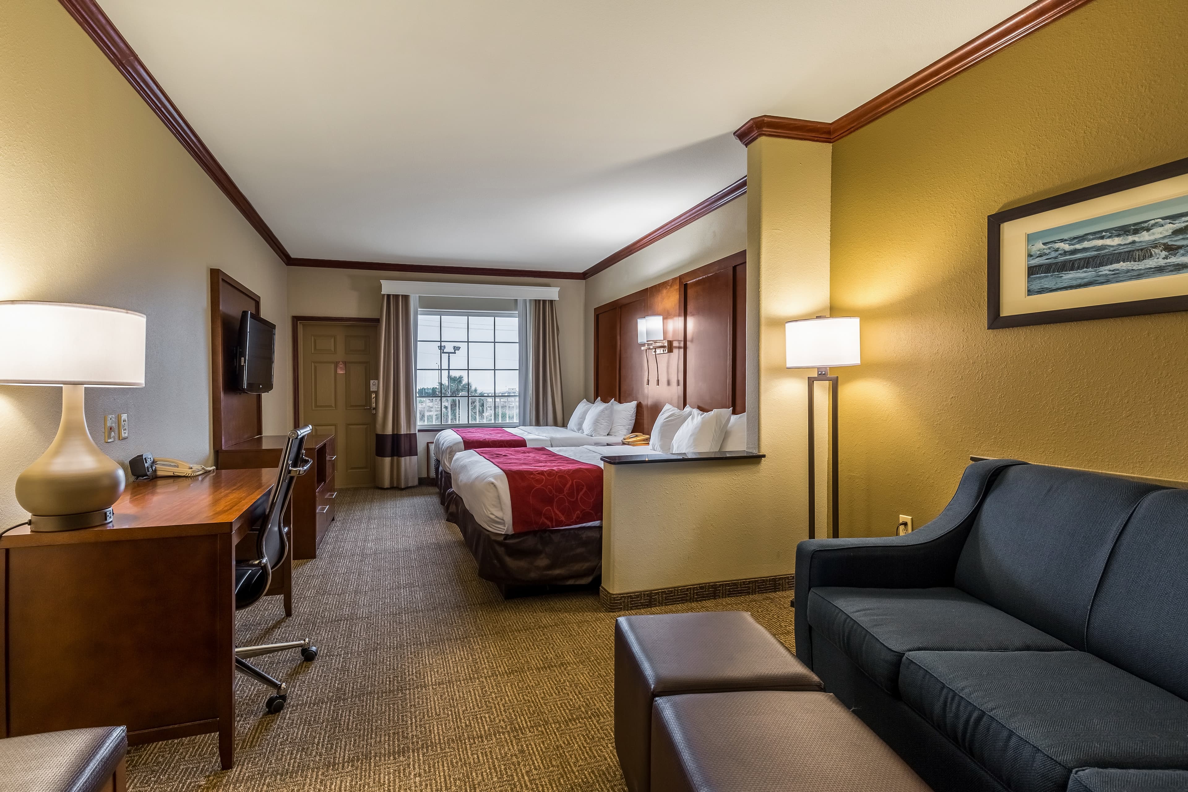 Comfort Suites Galveston Cruise Port Area - Beachside — 10