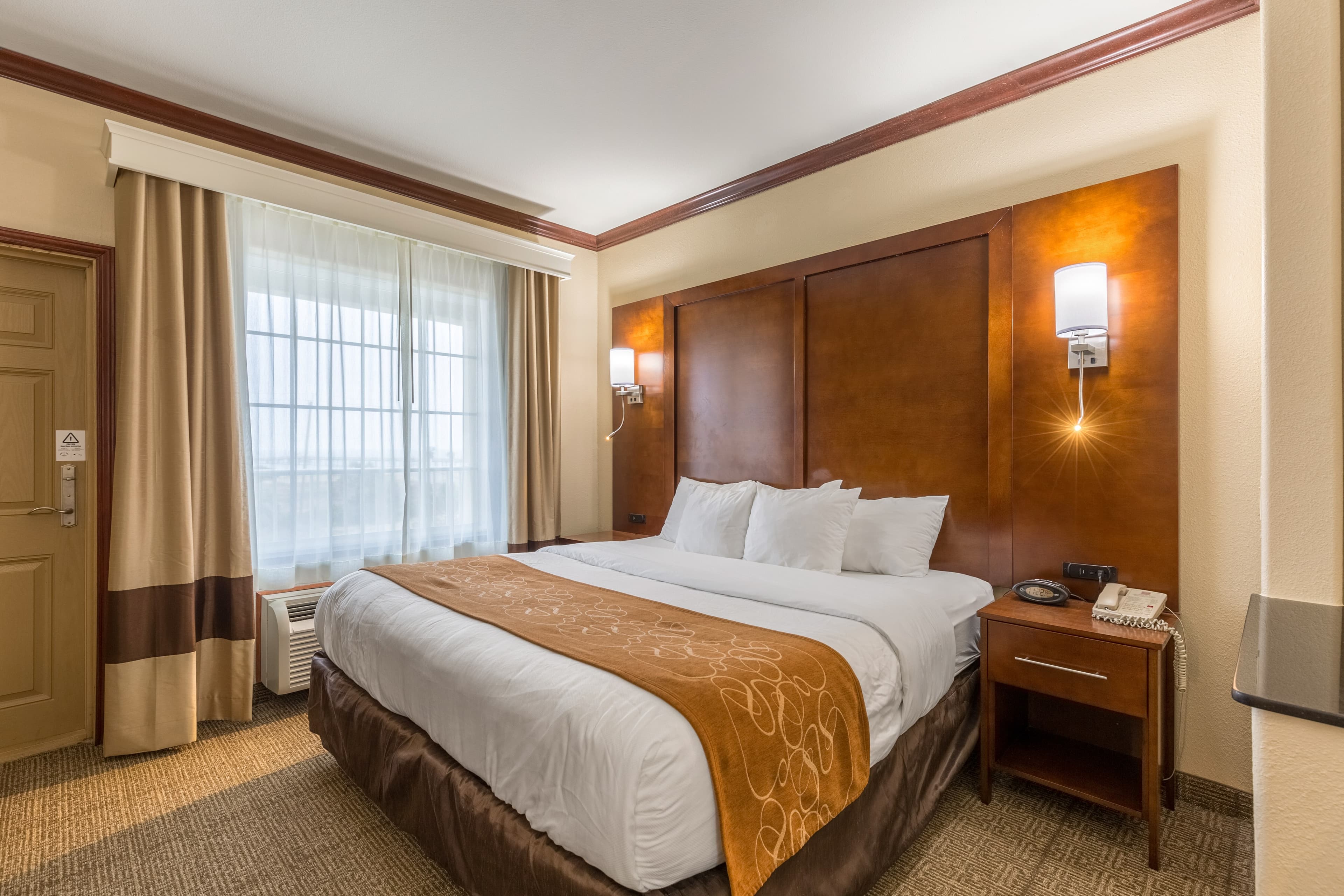 Comfort Suites Galveston Cruise Port Area - Beachside — 14