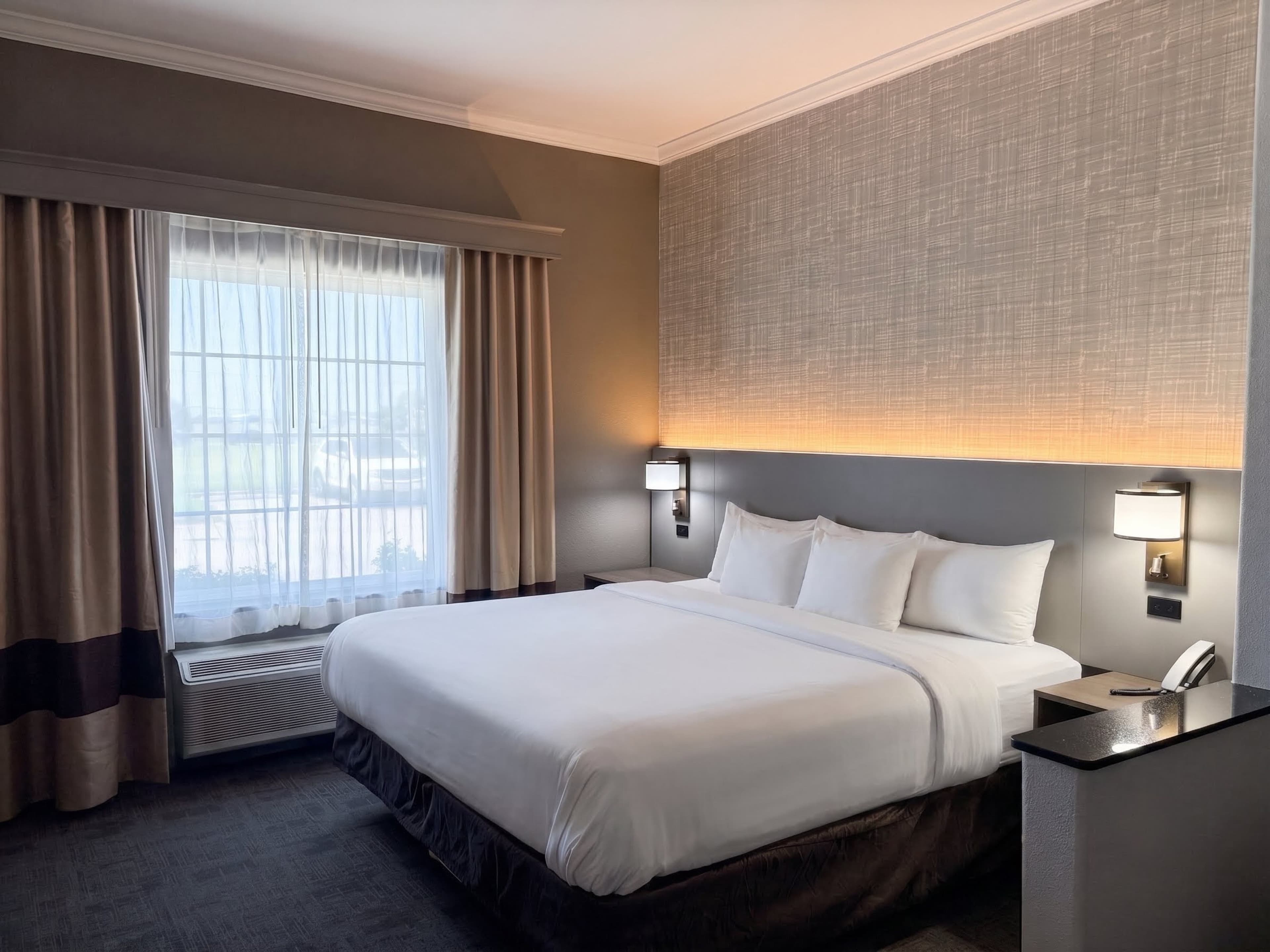 Comfort Suites Galveston Cruise Port Area - Beachside — 20