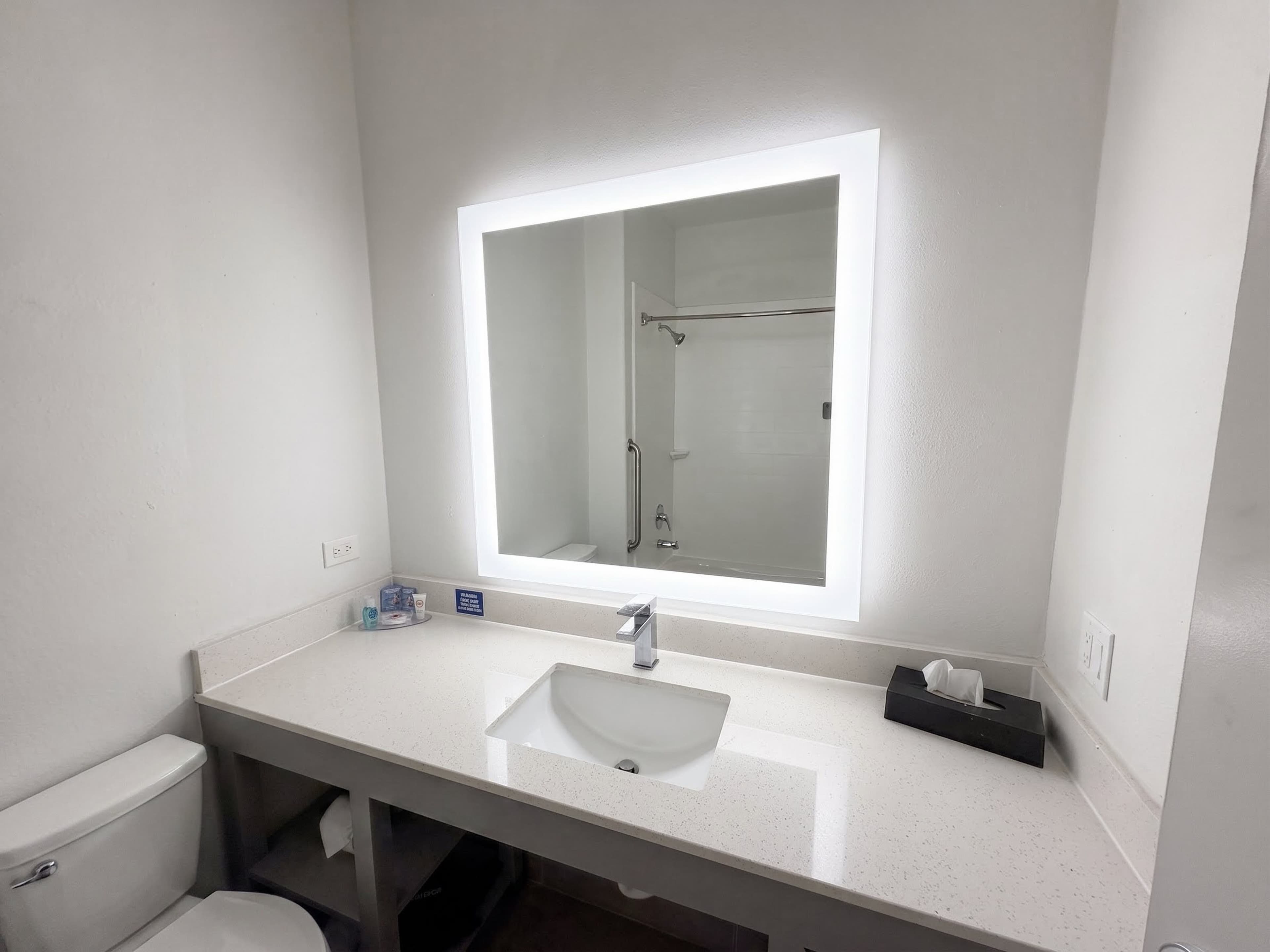 Comfort Suites Galveston Cruise Port Area - Beachside — 23