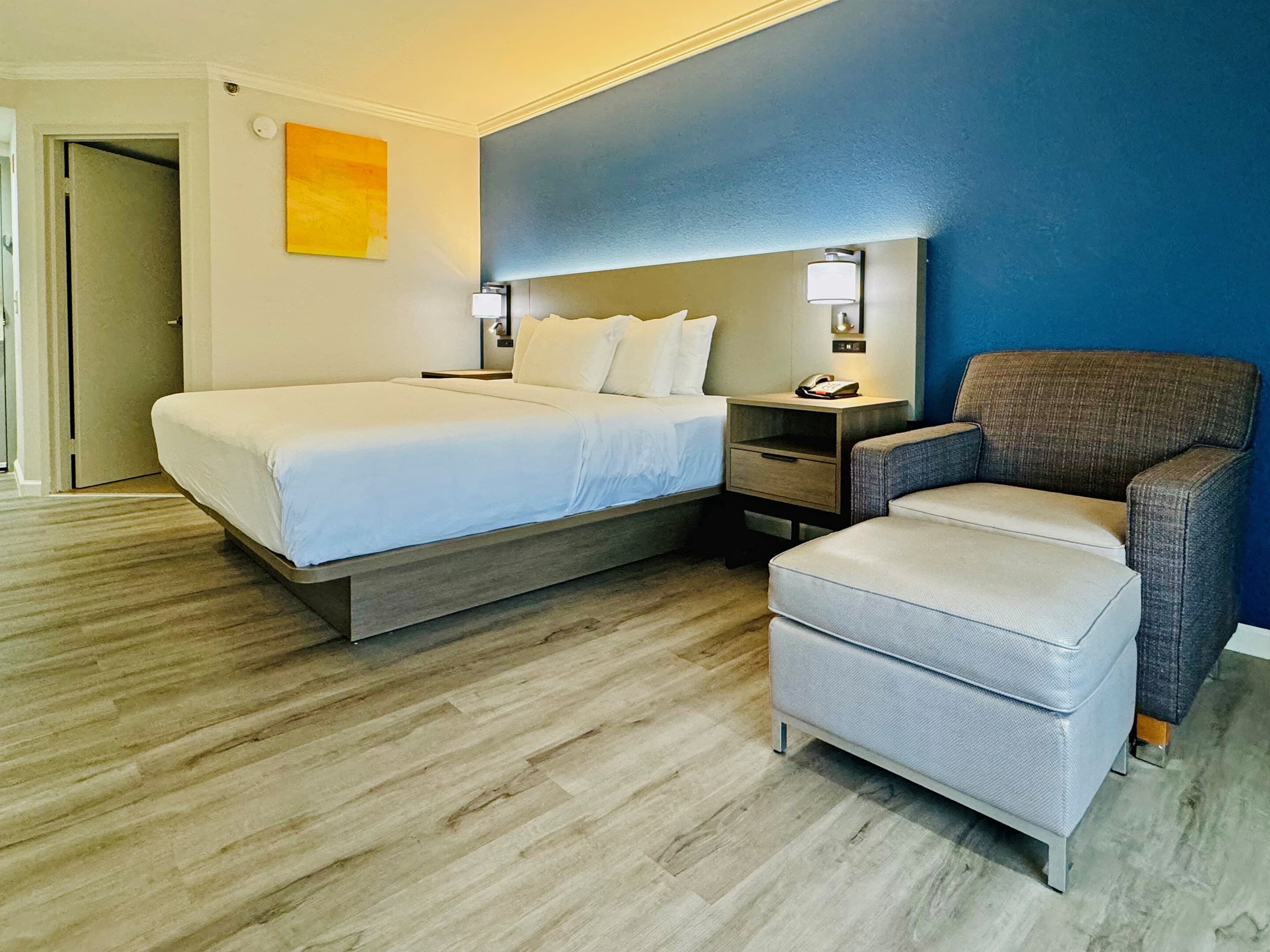 Comfort Inn & Suites Houston I-10 West Energy Corridor - Image 4