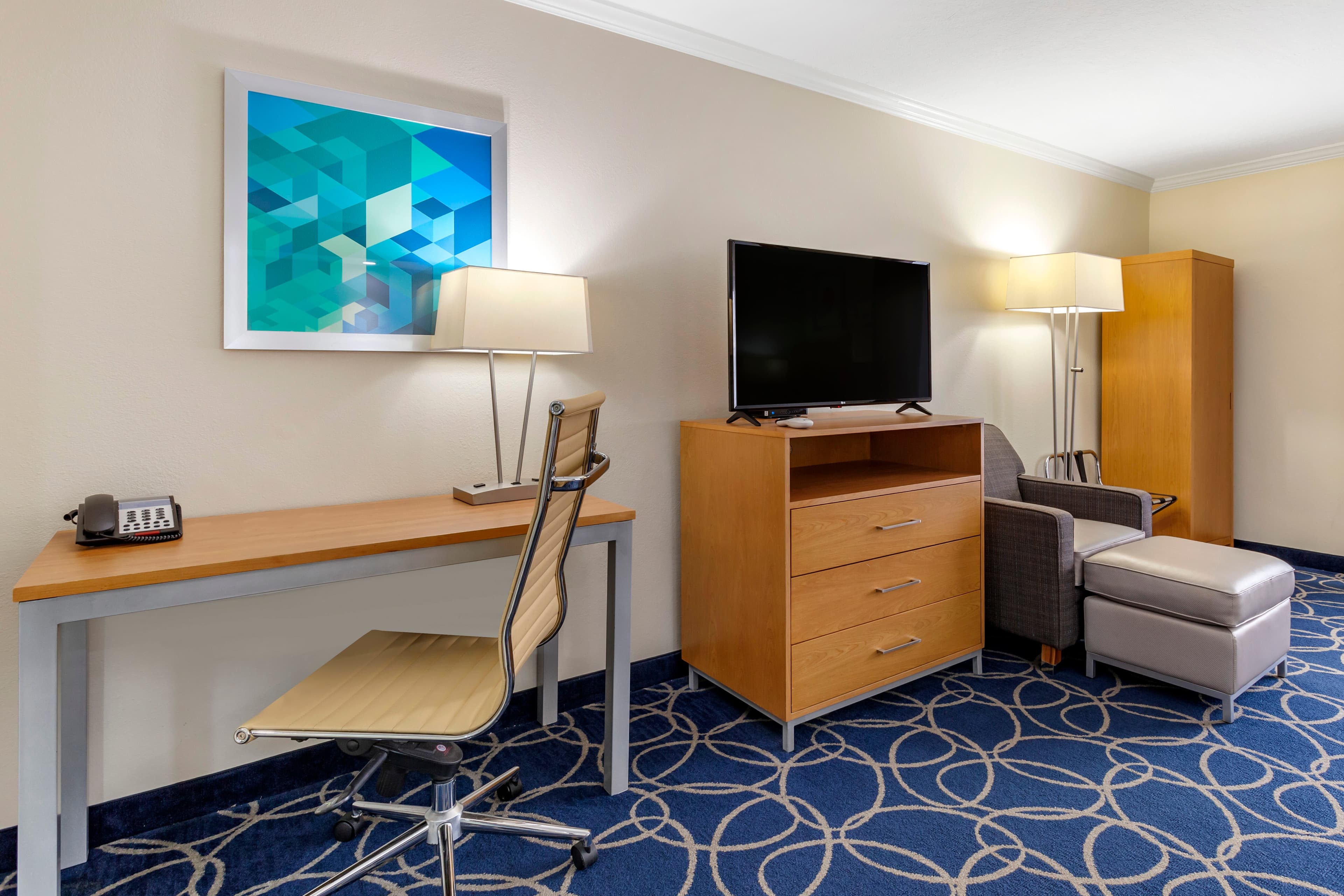 Comfort Inn & Suites Houston I-10 West Energy Corridor — 19