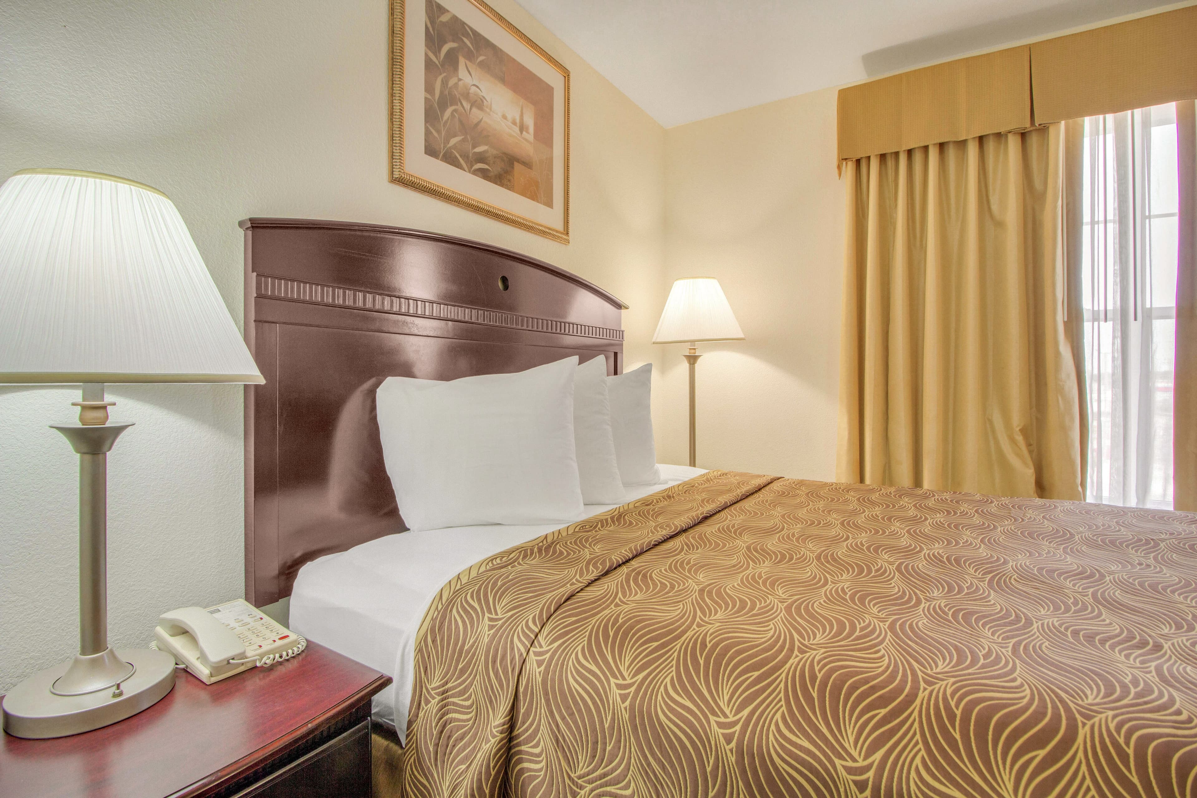 MainStay Suites Texas Medical Center/Reliant Park - Image 2