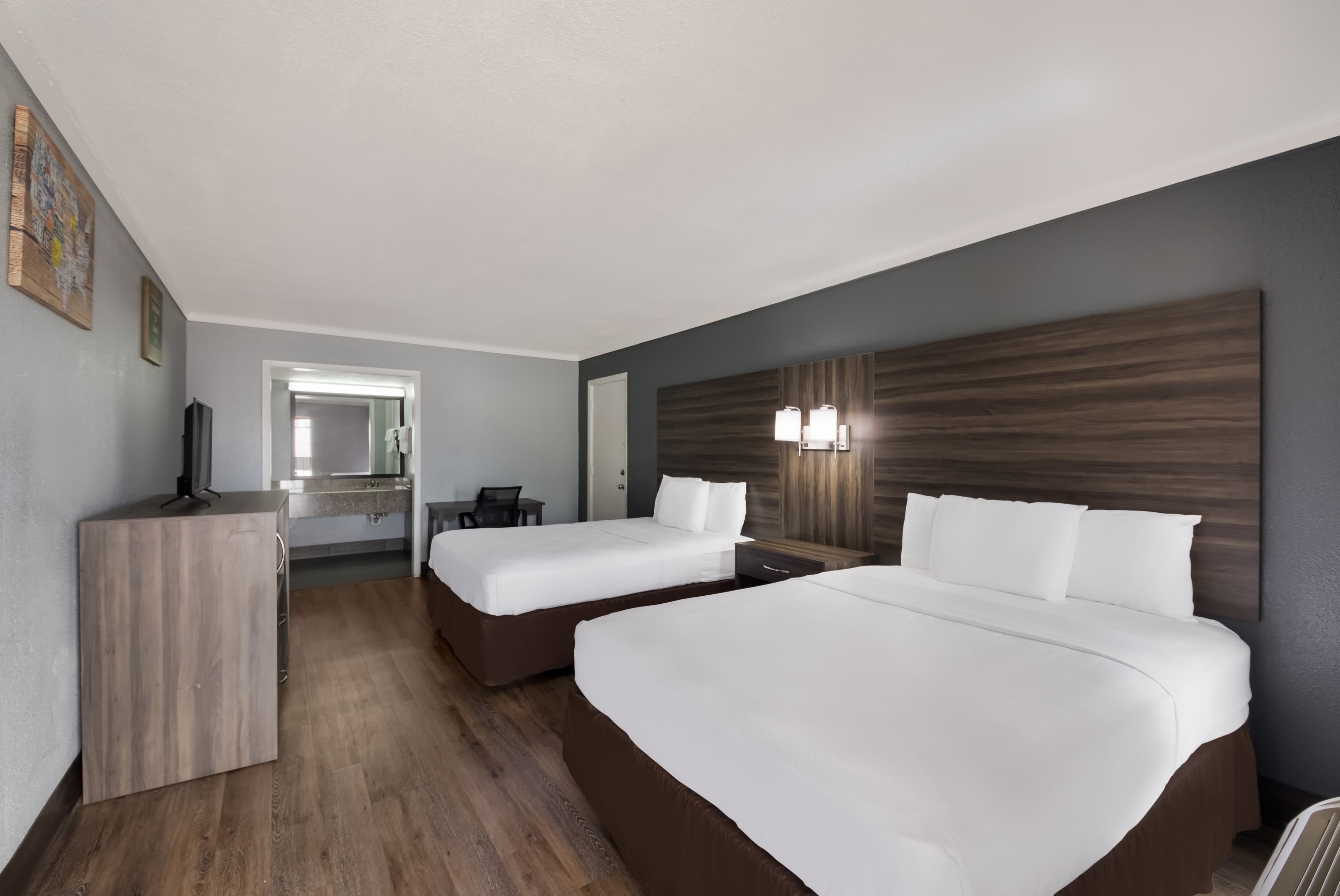 Econo Lodge Austin North near The Domain - Image 2
