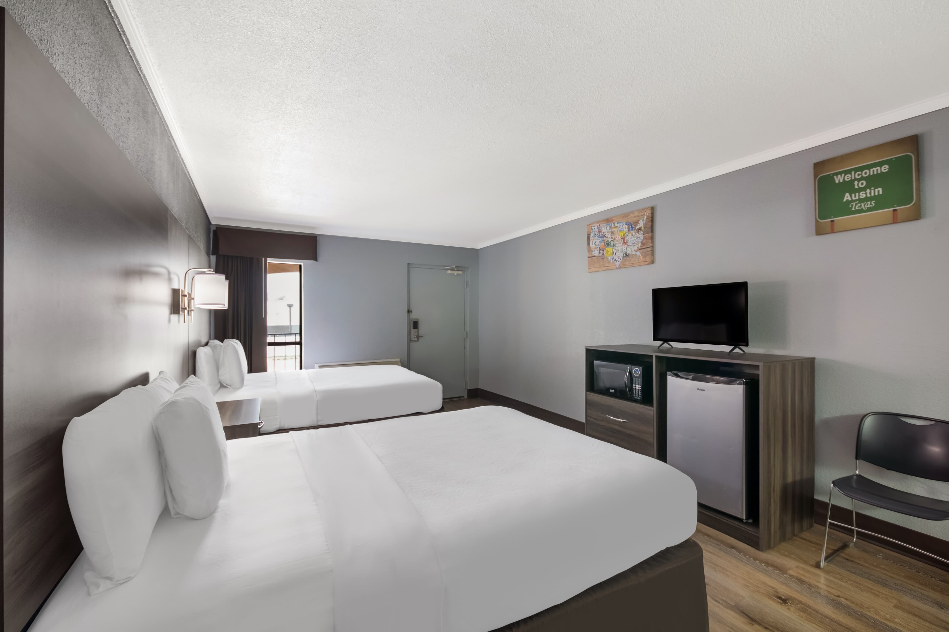Econo Lodge Austin North near The Domain - Image 4
