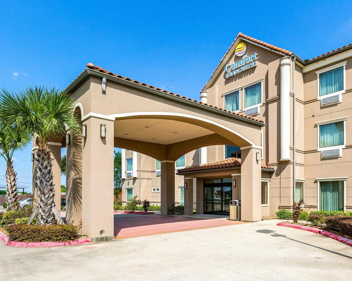 Comfort Inn & Suites Winnie - Image 1