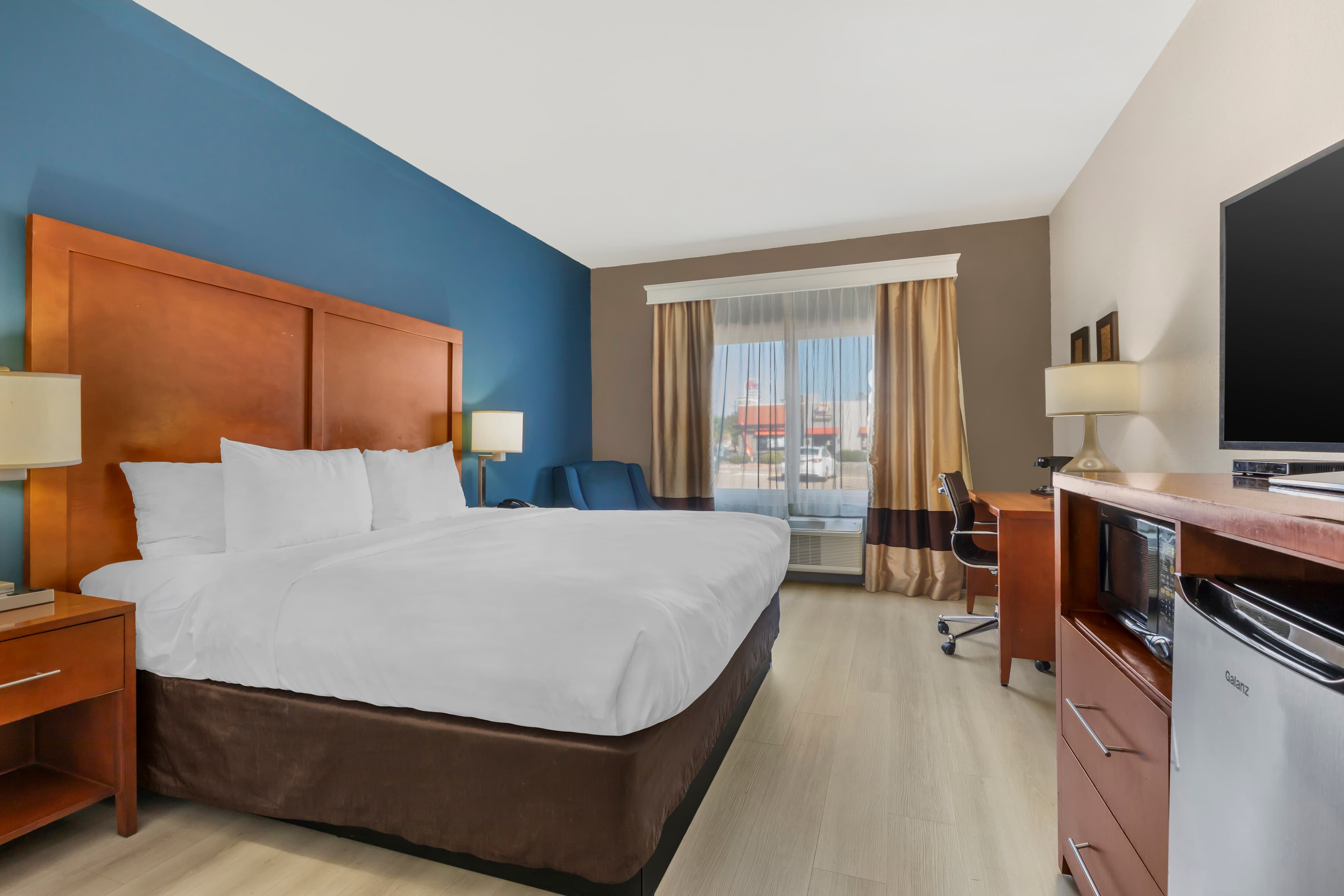 Comfort Inn & Suites Red Oak - Dallas Area - Image 3