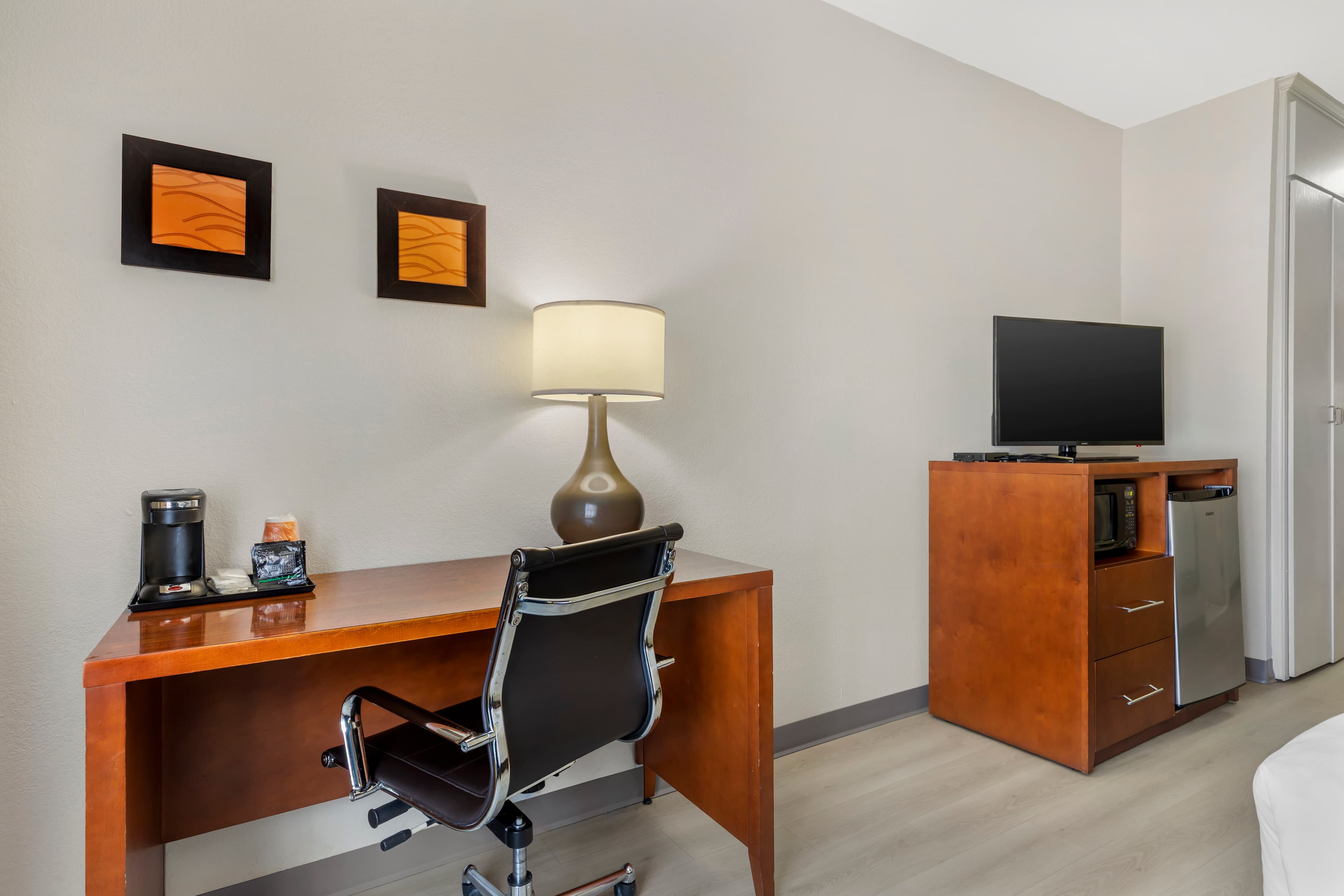 Comfort Inn & Suites Red Oak - Dallas Area - Image 5