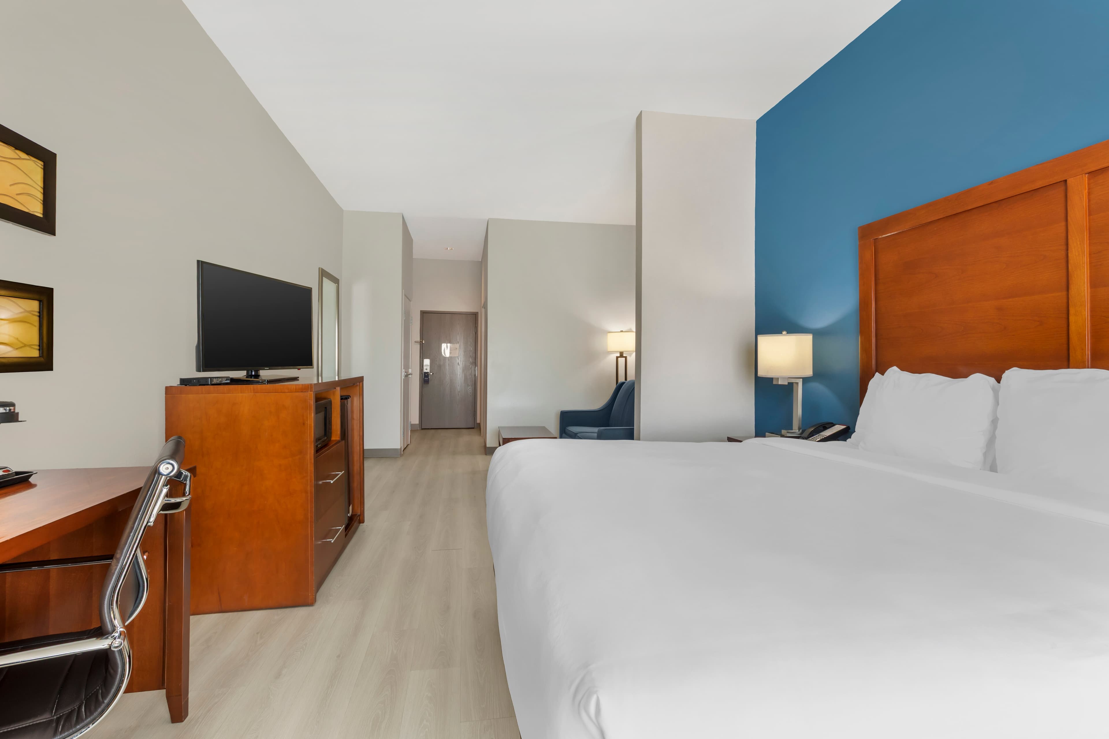 Comfort Inn & Suites Red Oak - Dallas Area — 12