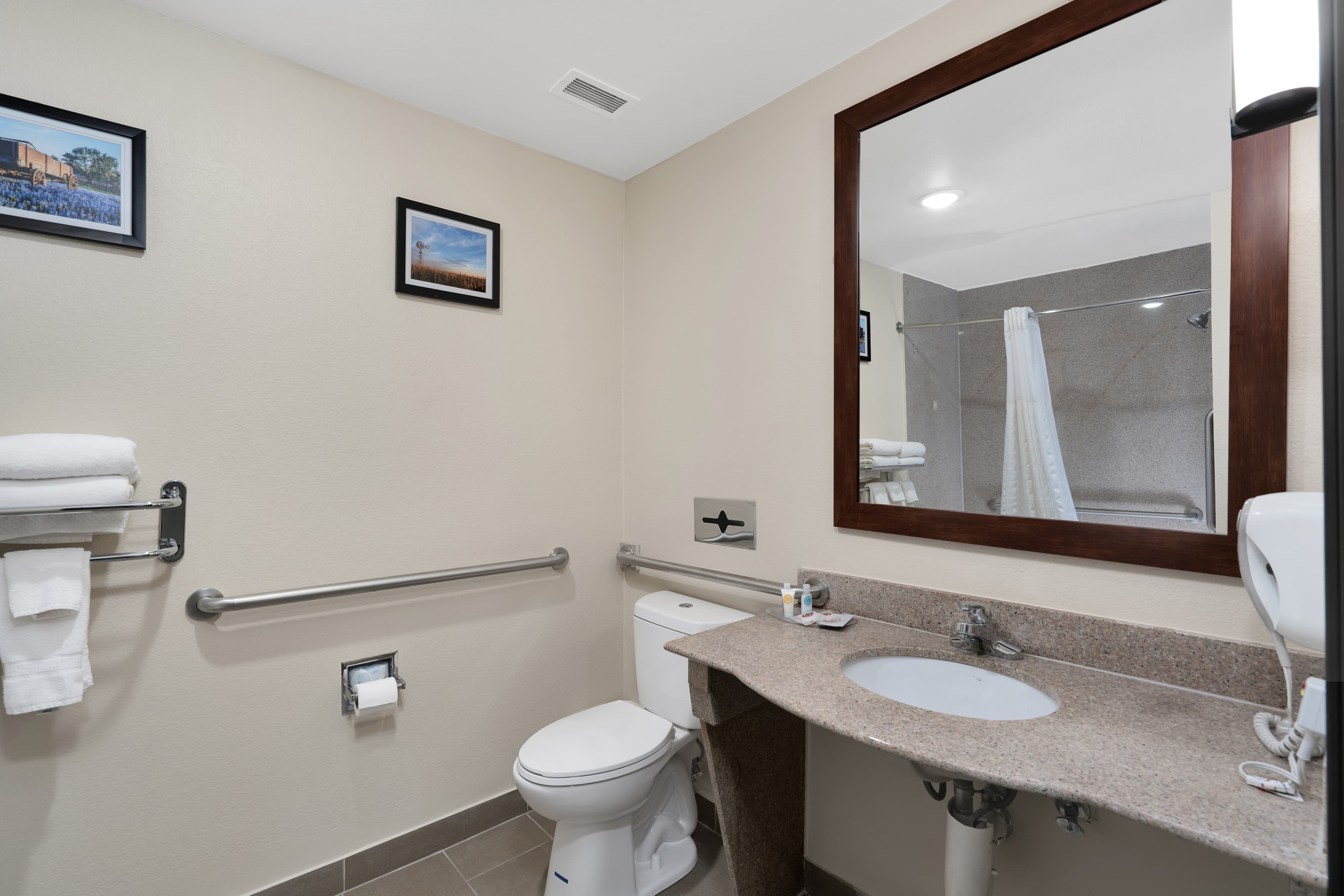 Comfort Suites University — 6