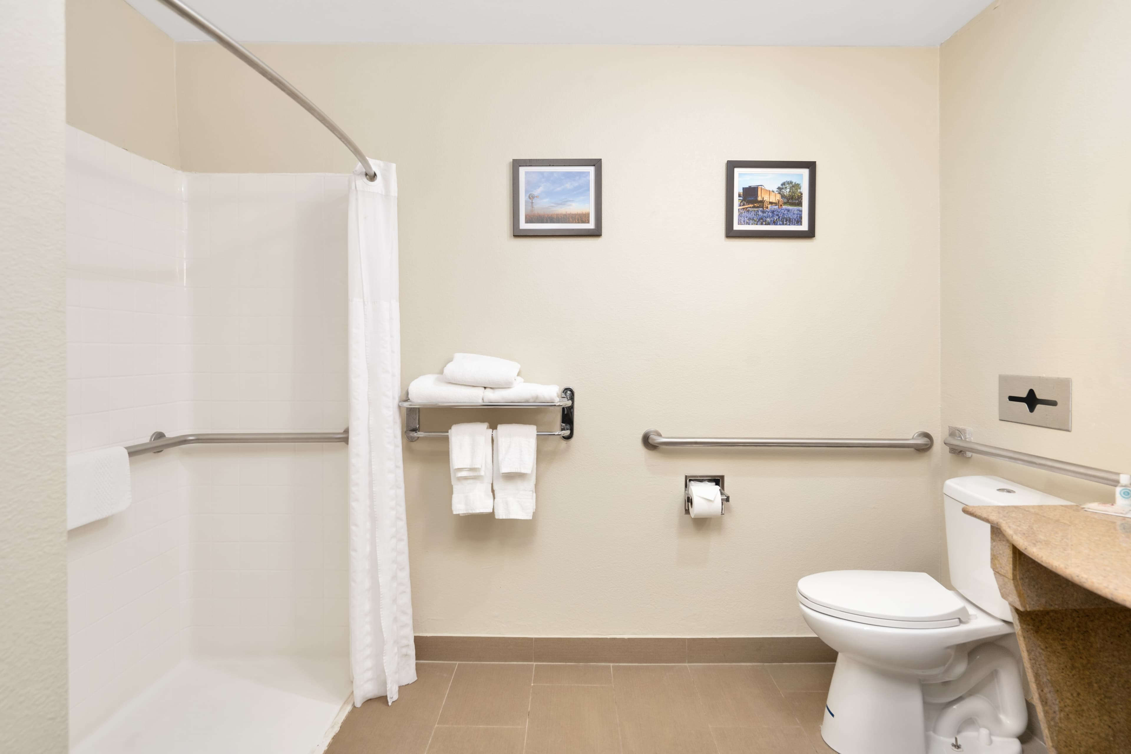 Comfort Suites University — 12