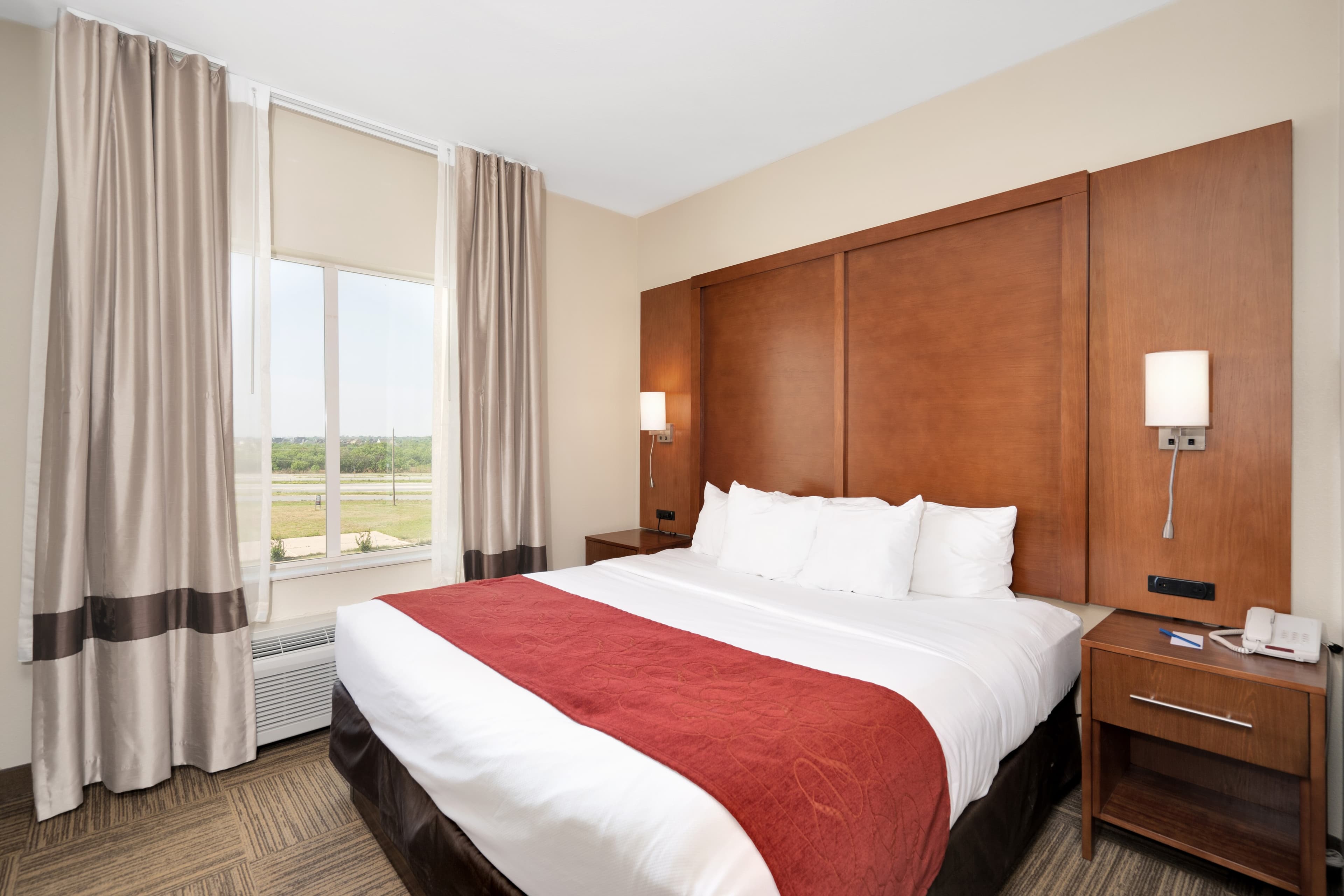 Comfort Suites University — 18
