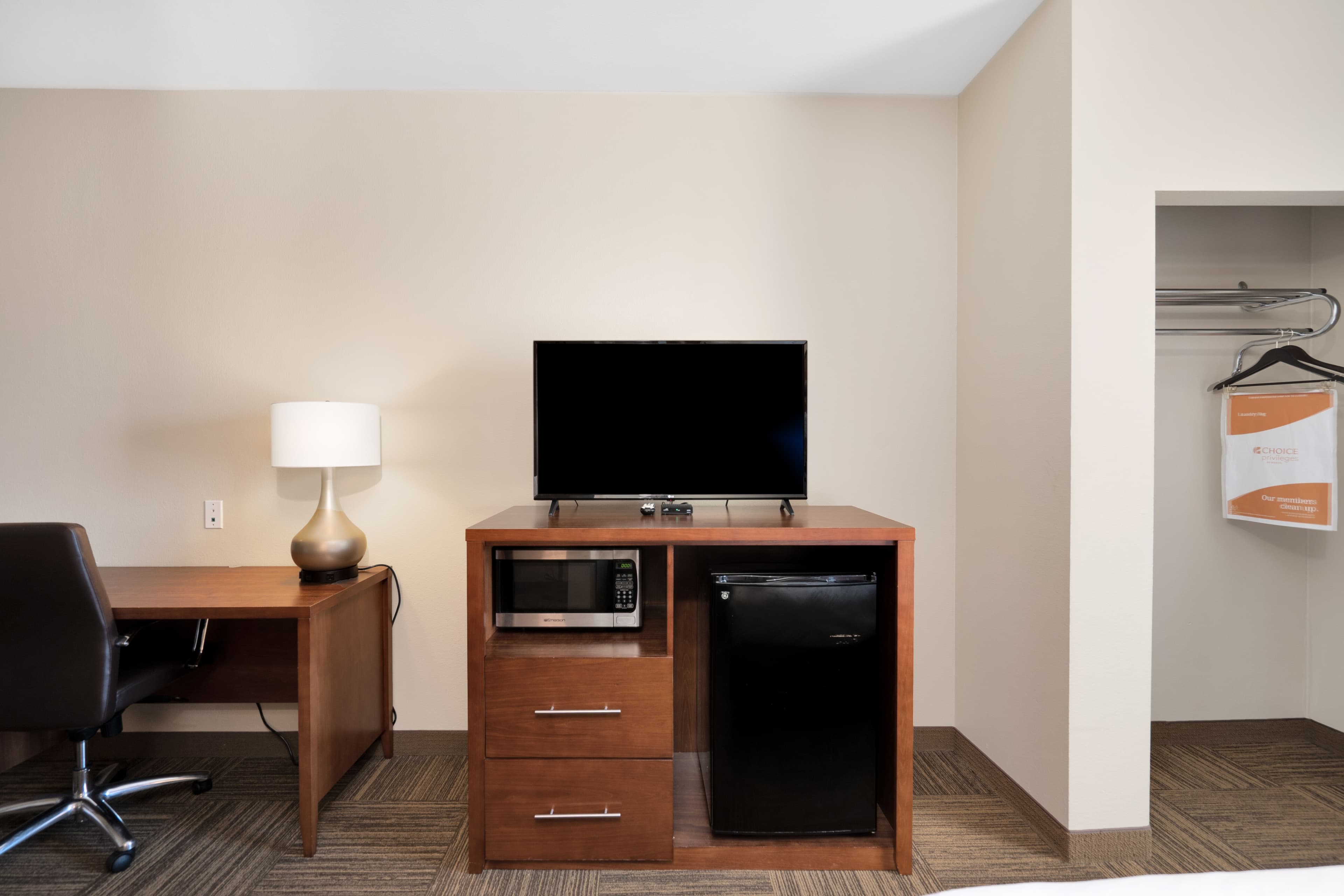 Comfort Suites University — 21