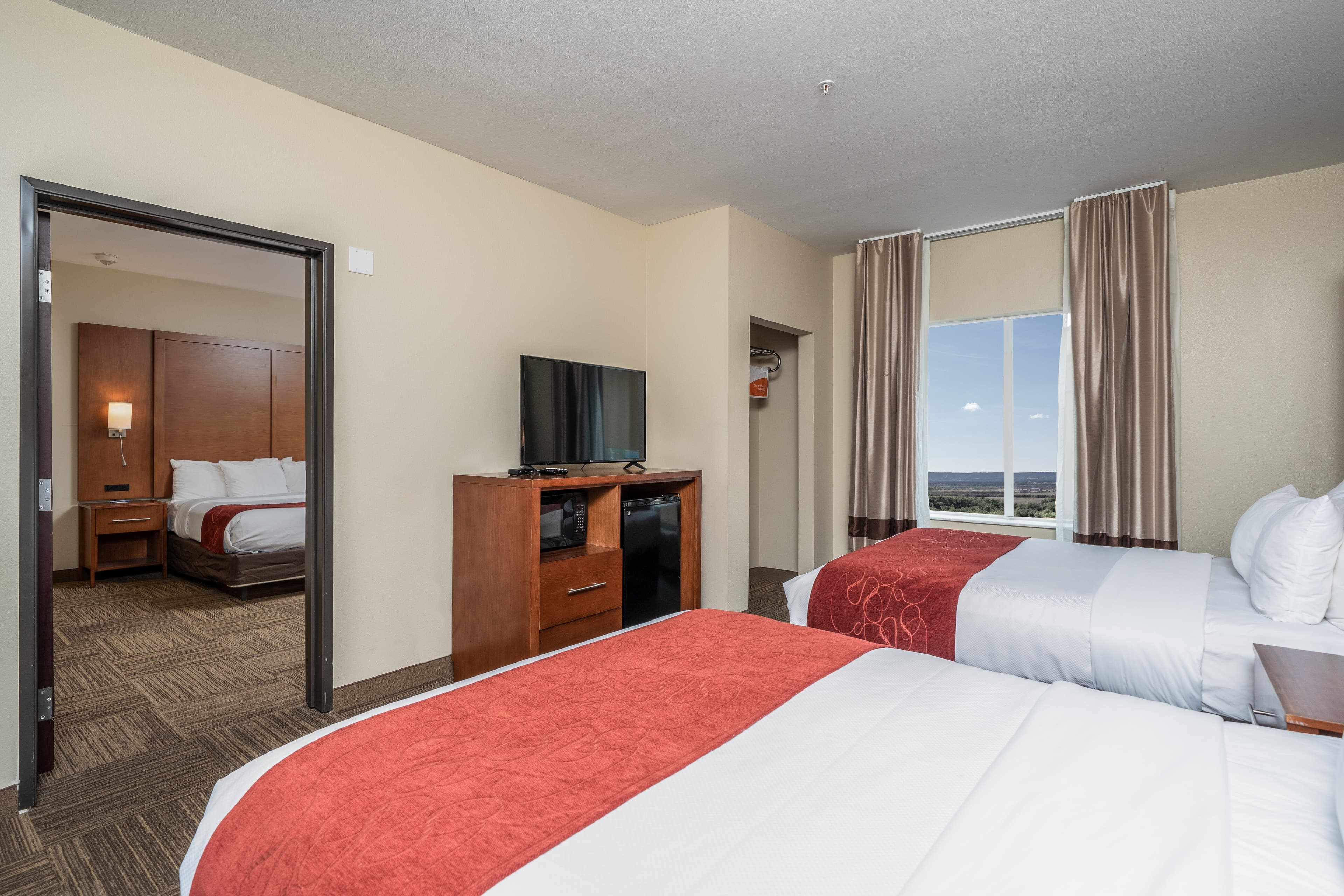 Comfort Suites University — 25