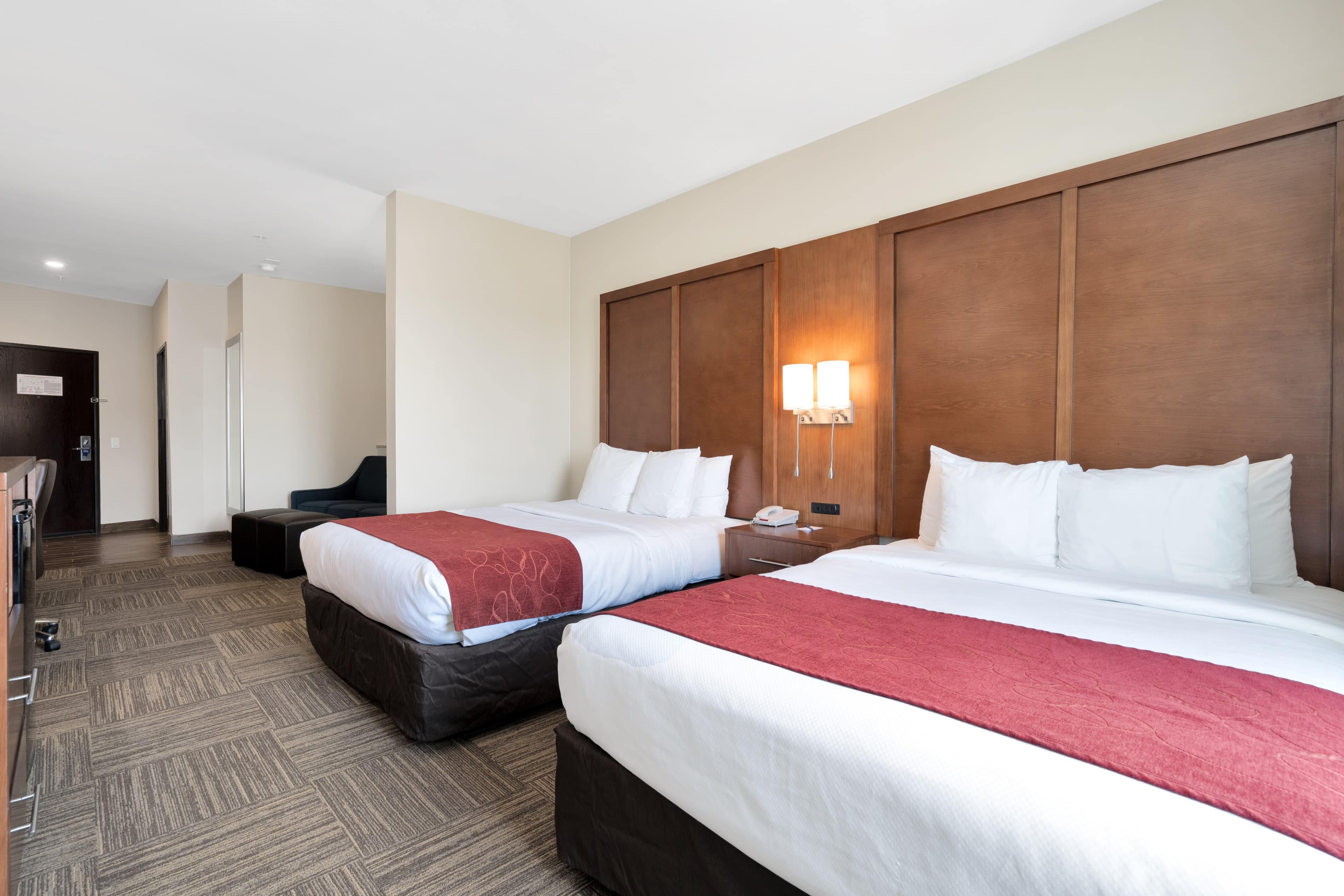 Comfort Suites University — 31