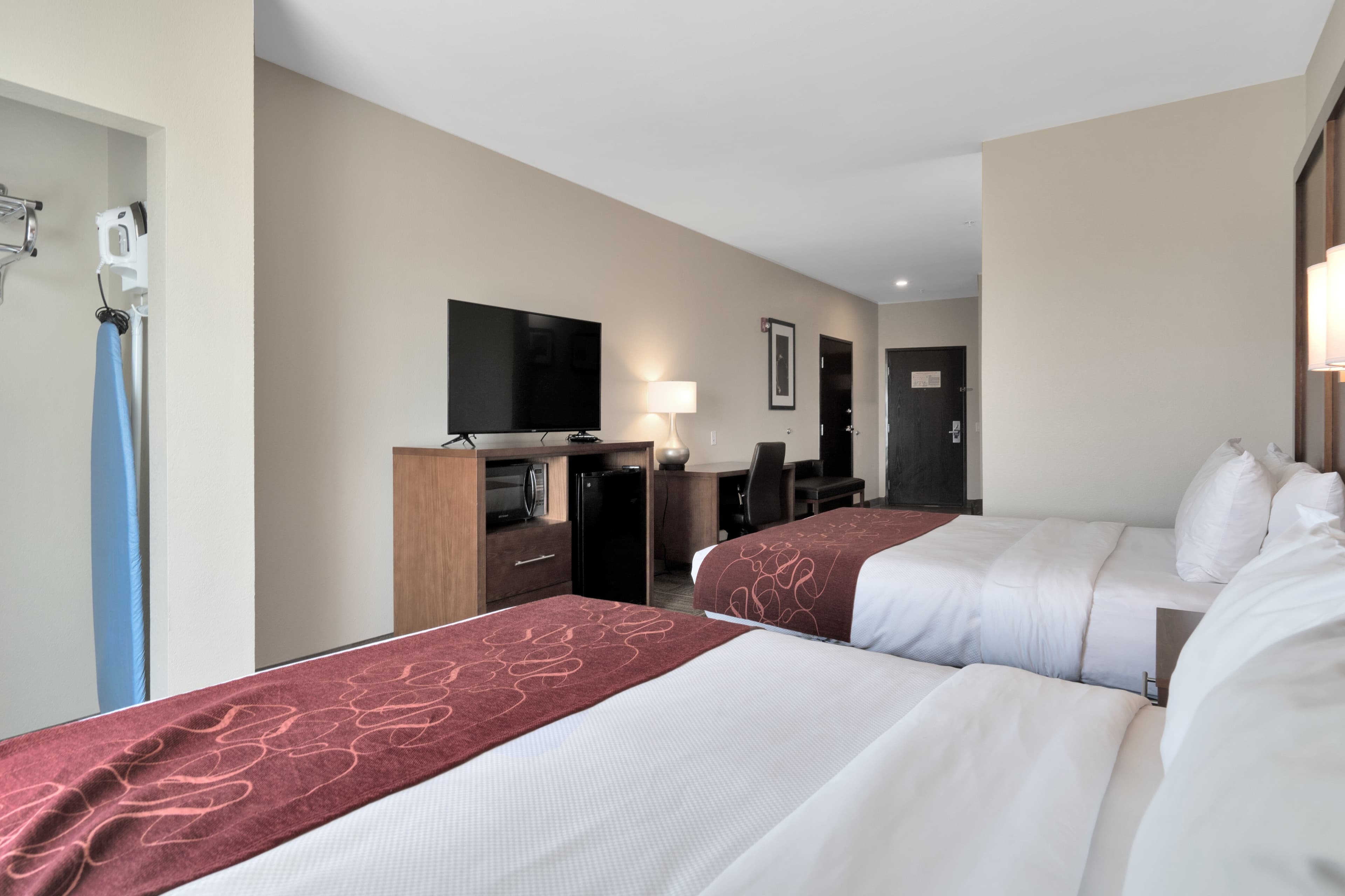 Comfort Suites University — 32