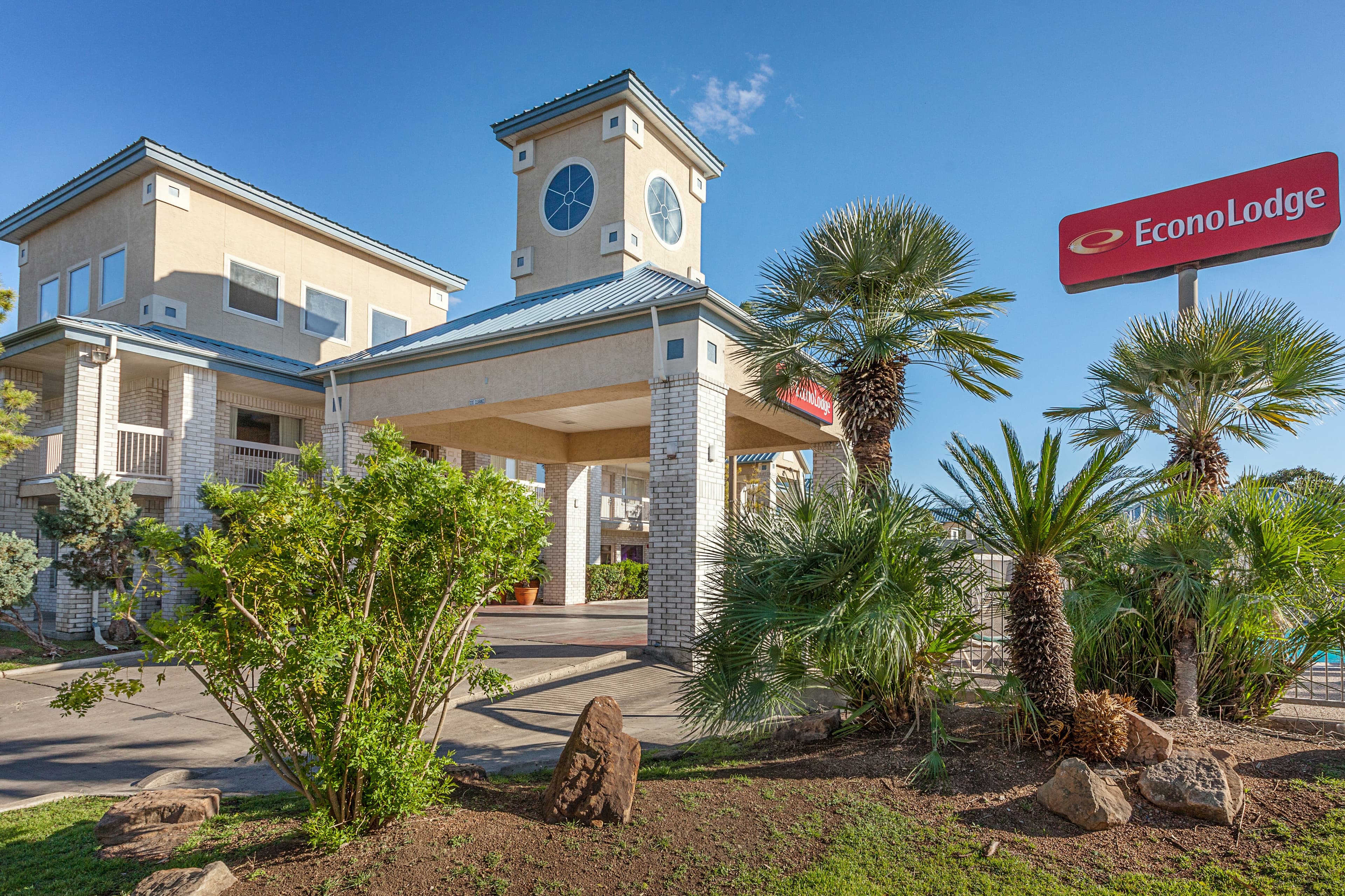 Econo Lodge San Antonio South - Image 1