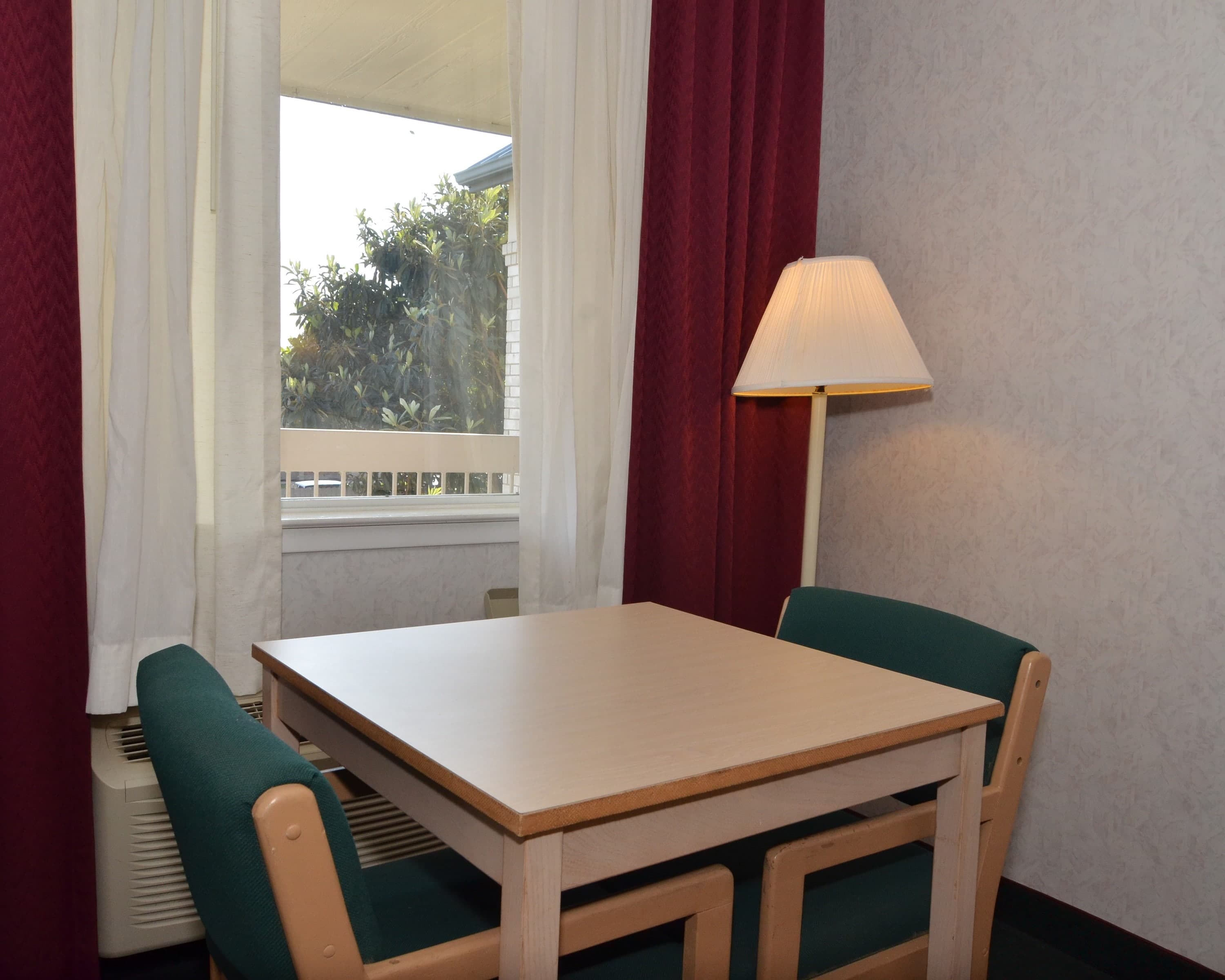 Econo Lodge San Antonio South — 9