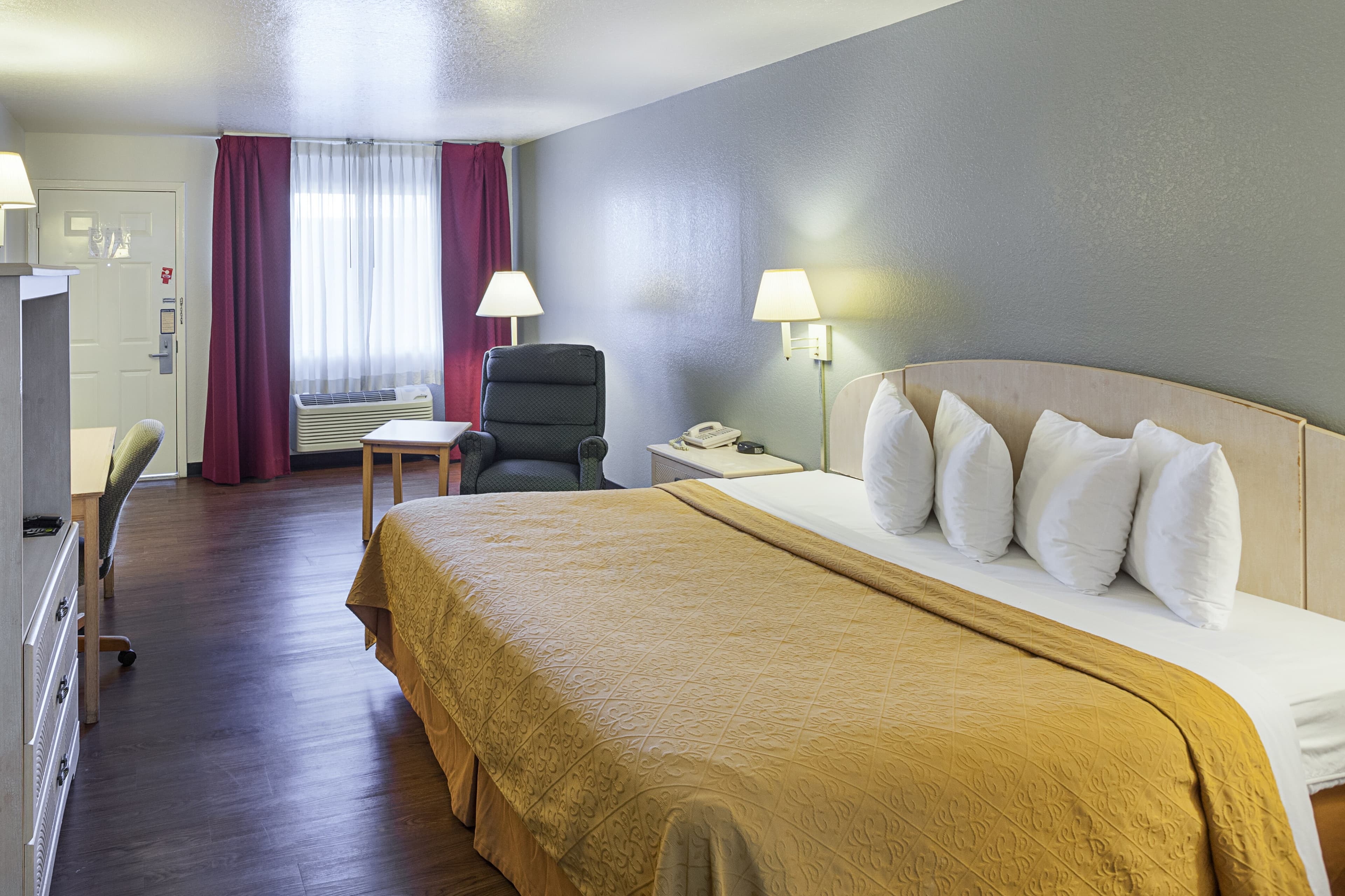 Econo Lodge San Antonio South - Image 5