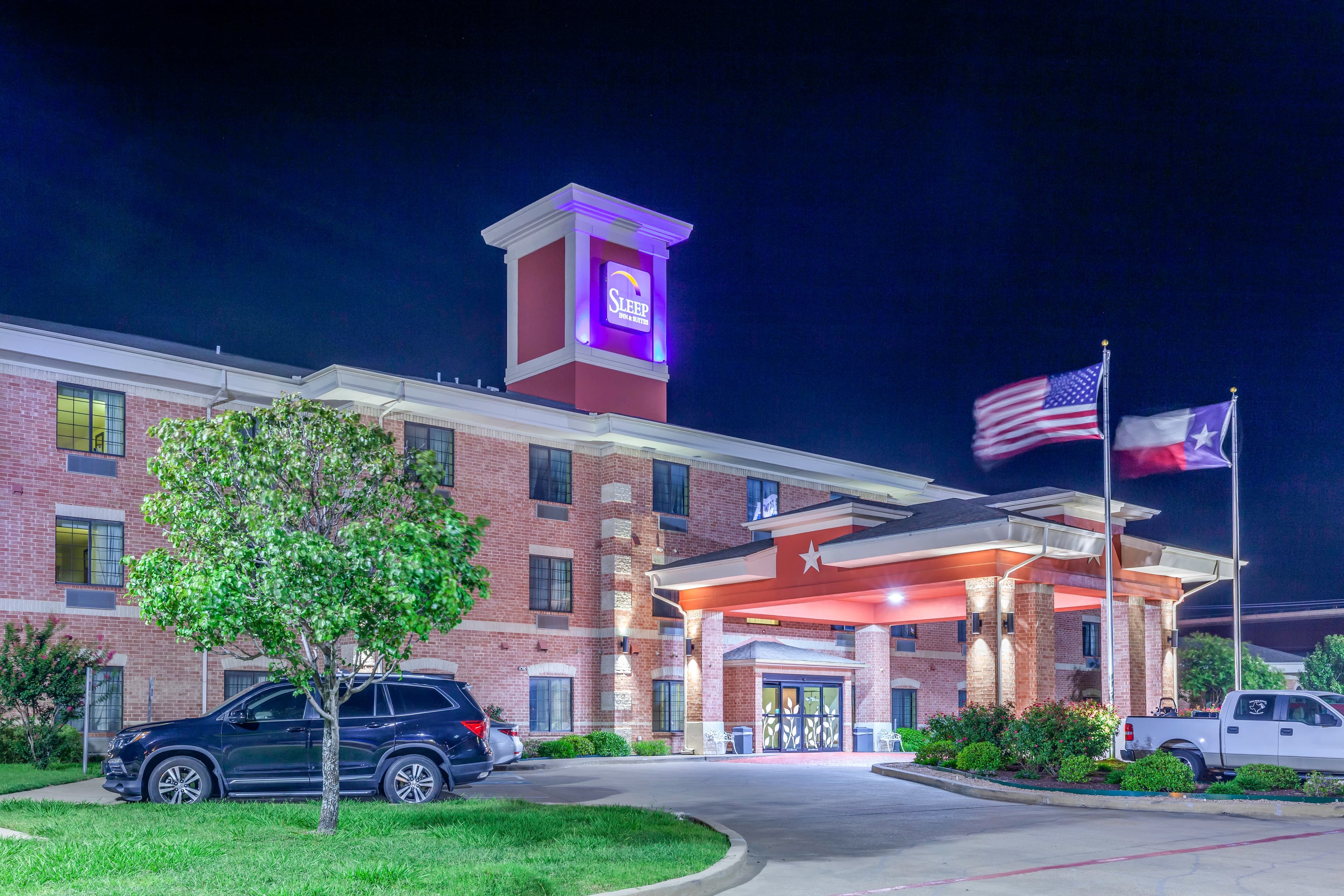 Sleep Inn & Suites Hewitt - South Waco - Image 1