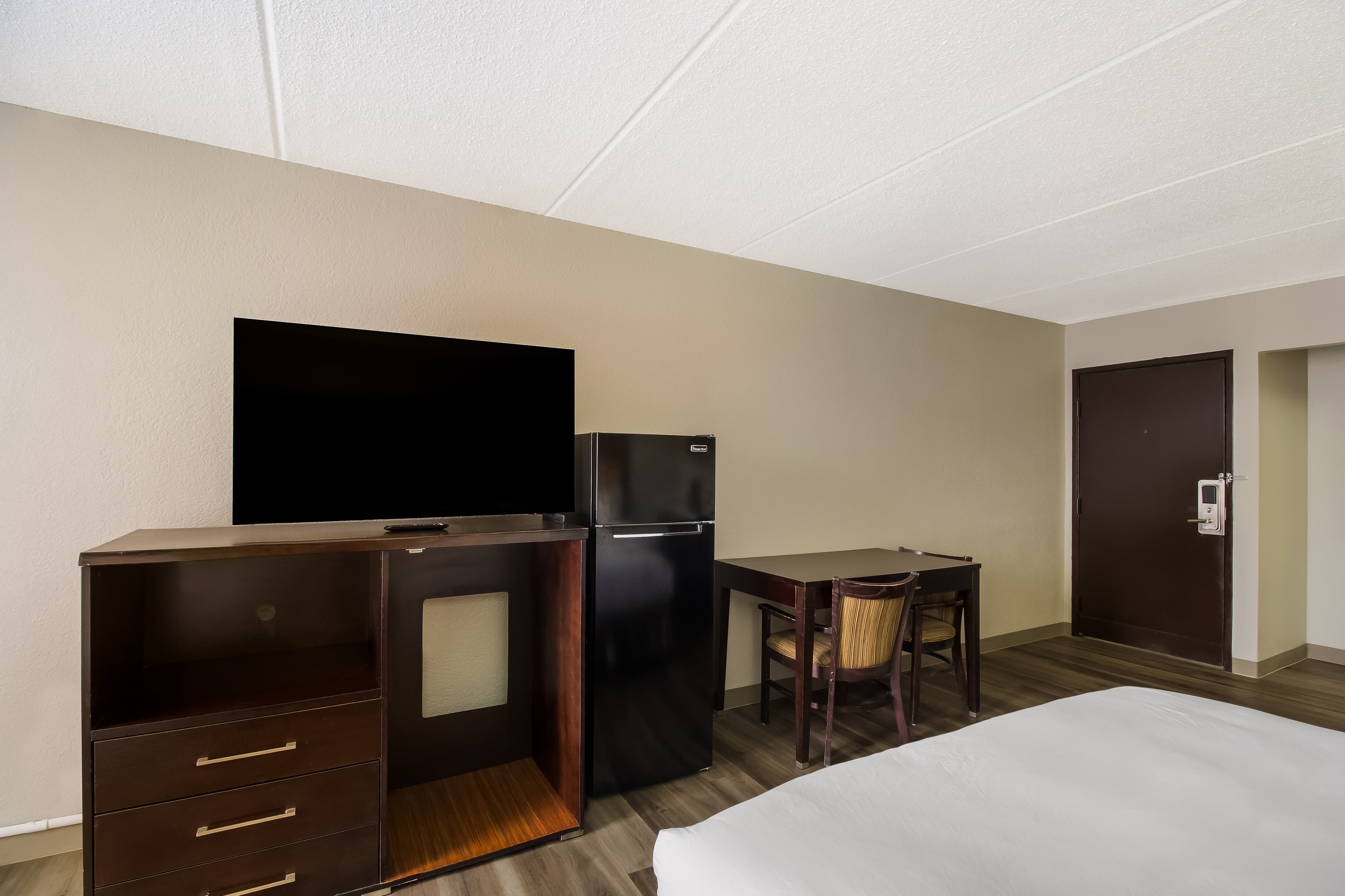 Clarion Pointe Lake Jackson - Clute — 8