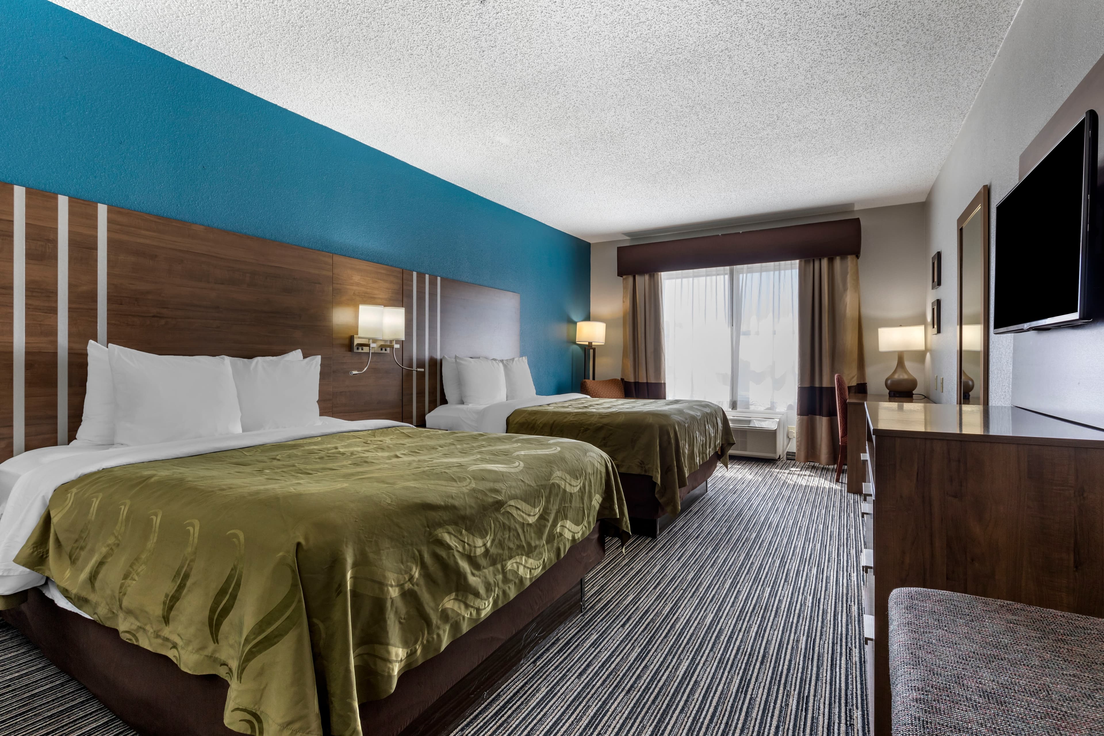 Quality Inn & Suites I-35 E/Walnut Hill - Image 4