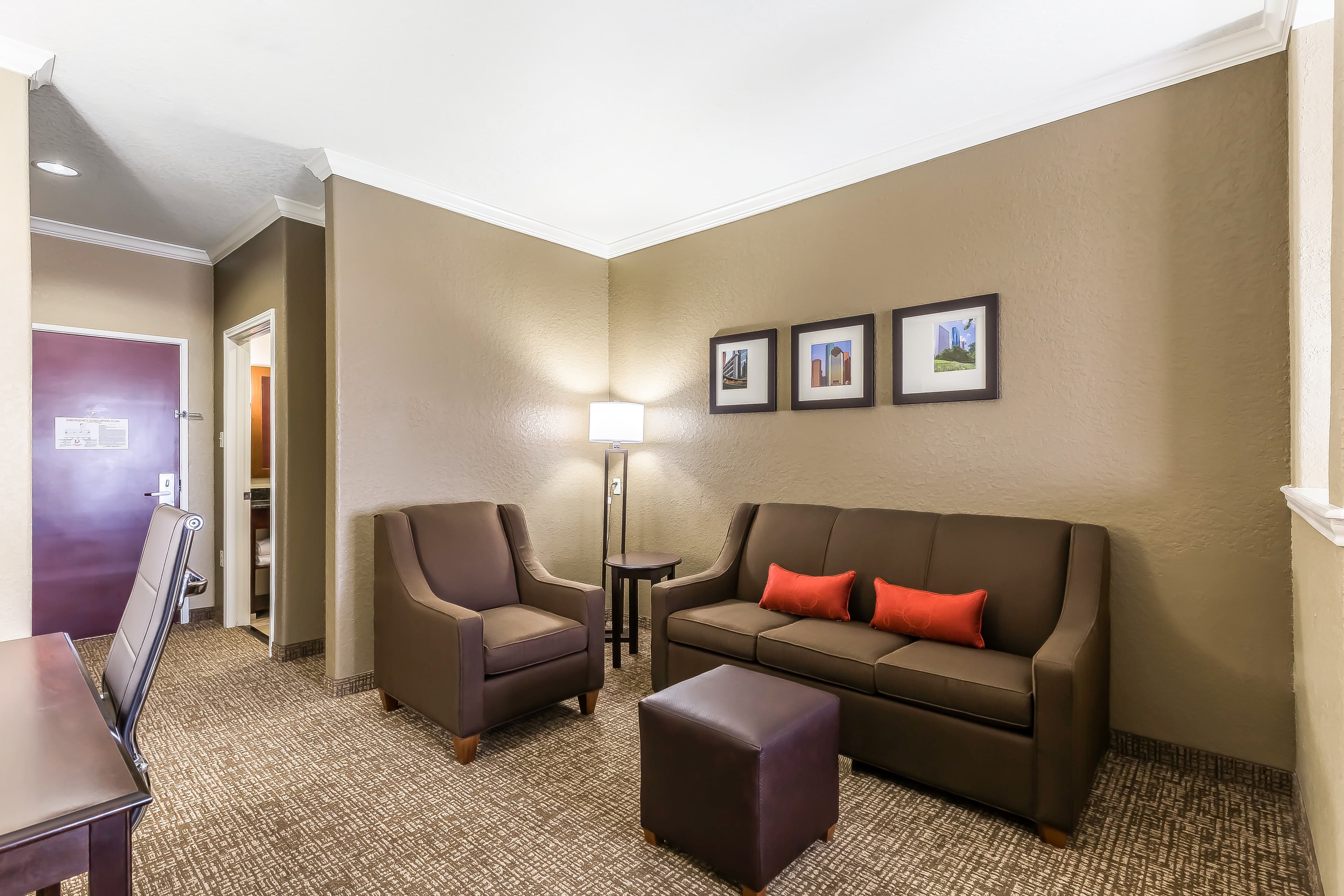 Comfort Suites Houston IAH Airport - Beltway 8 — 6