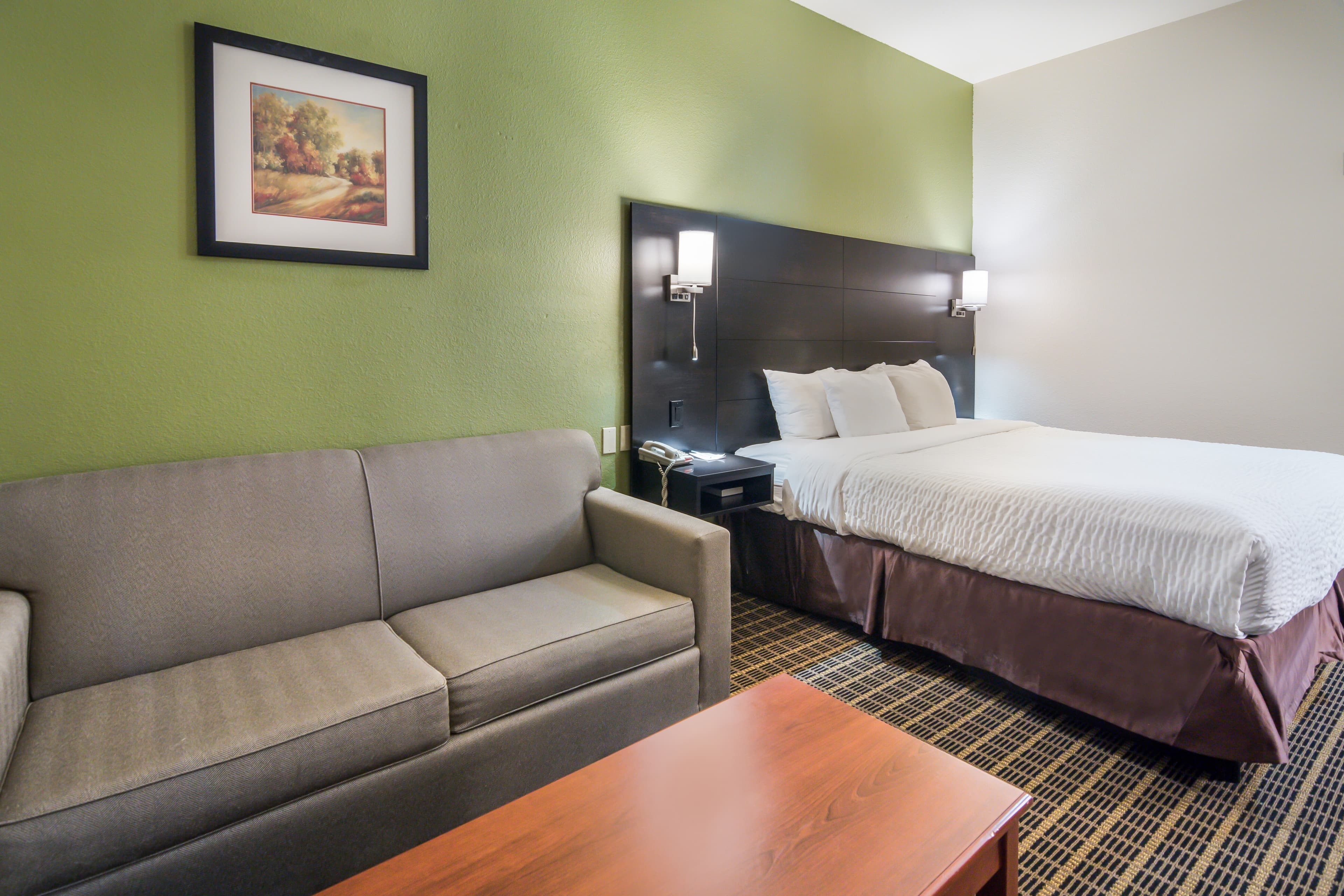 Clarion Inn & Suites Weatherford South — 16