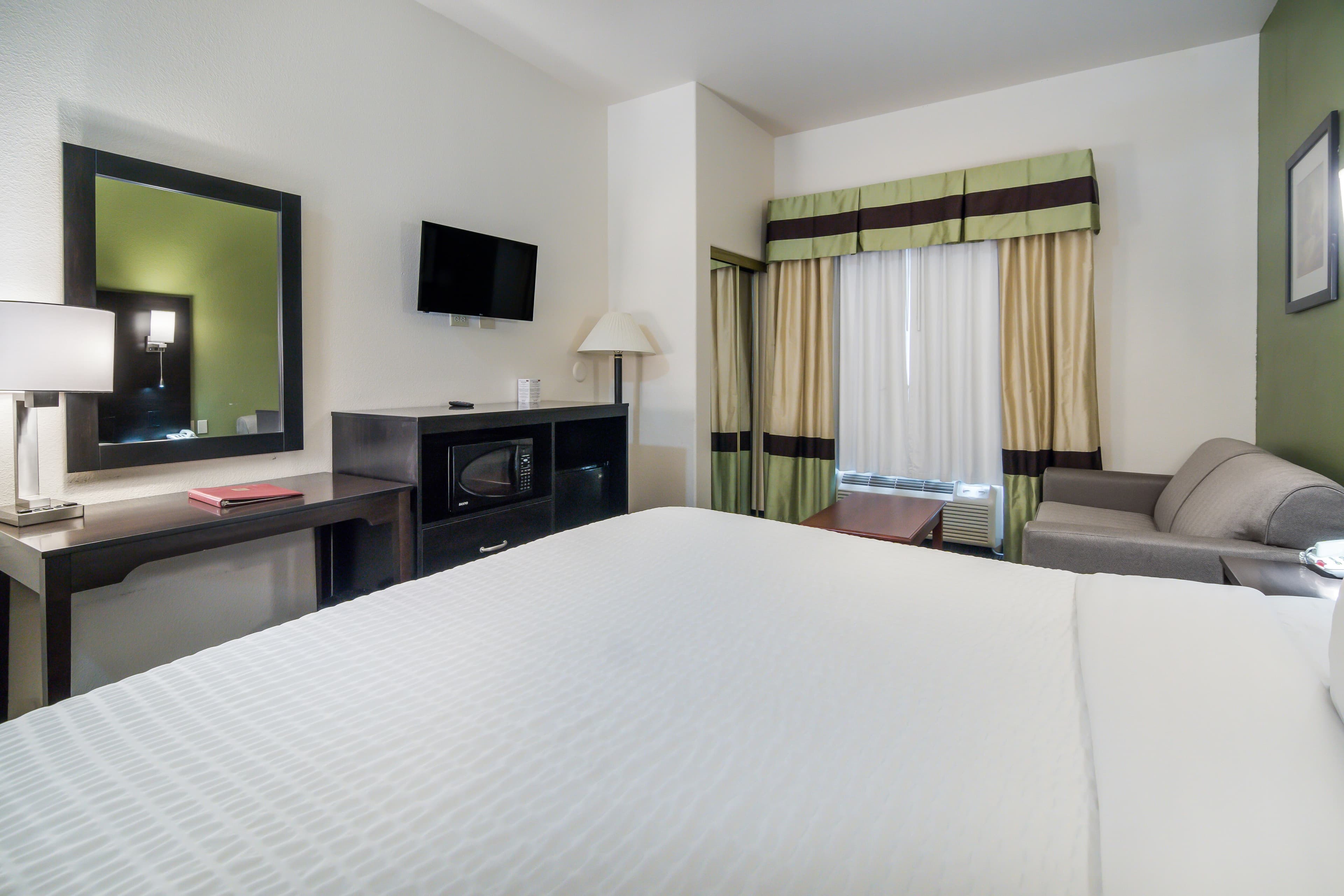 Clarion Inn & Suites Weatherford South — 17