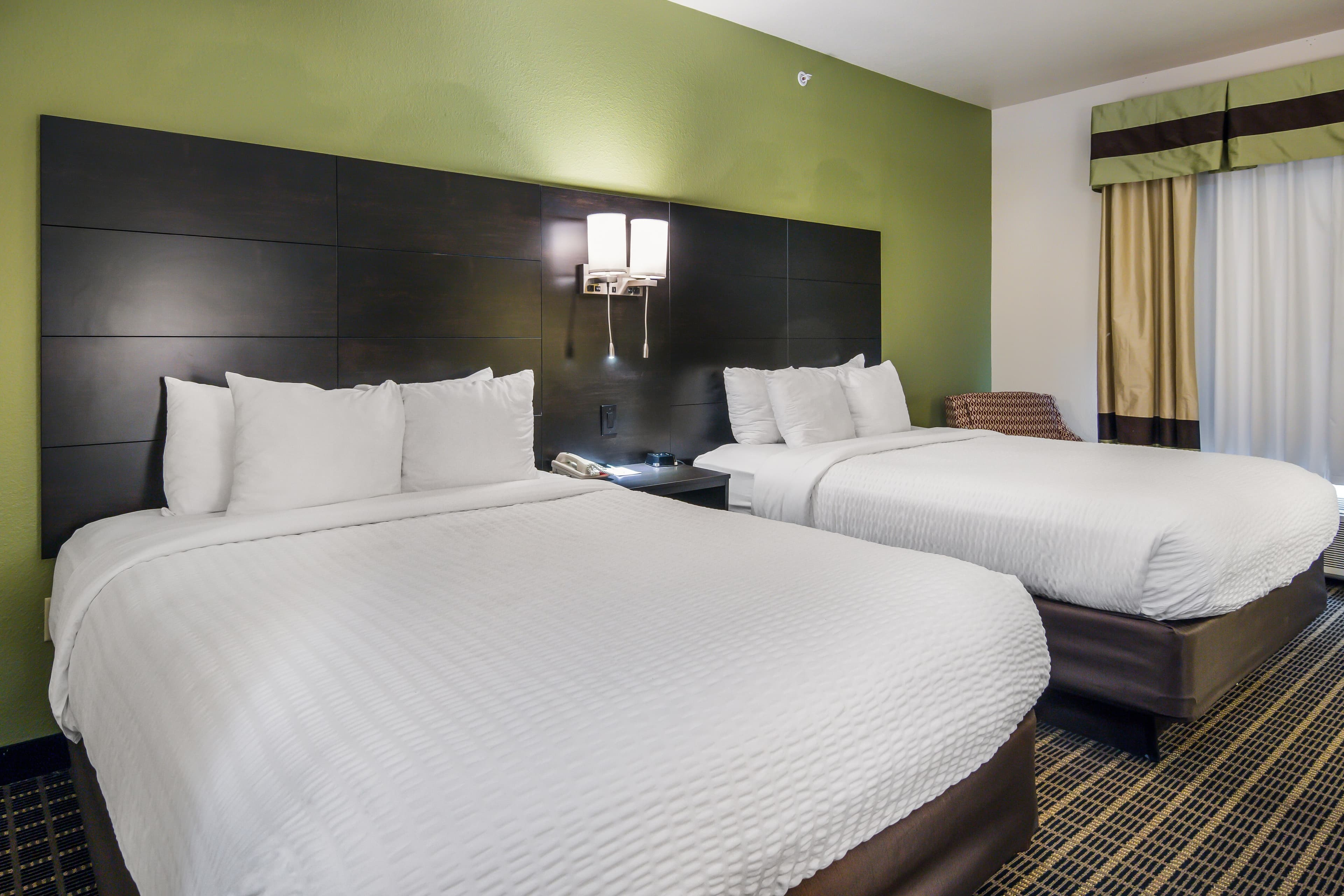 Clarion Inn & Suites Weatherford South - Image 2