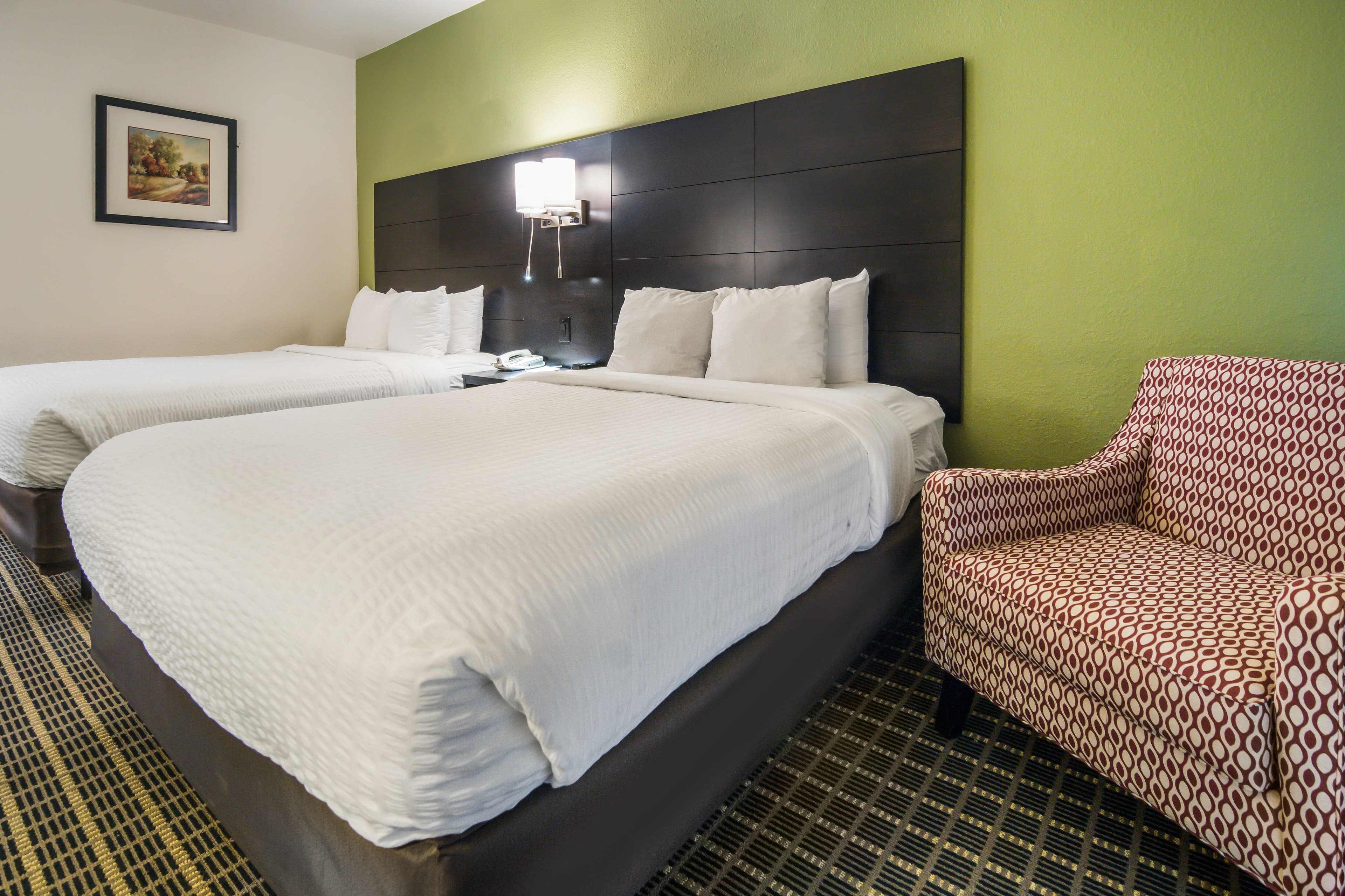 Clarion Inn & Suites Weatherford South - Image 3