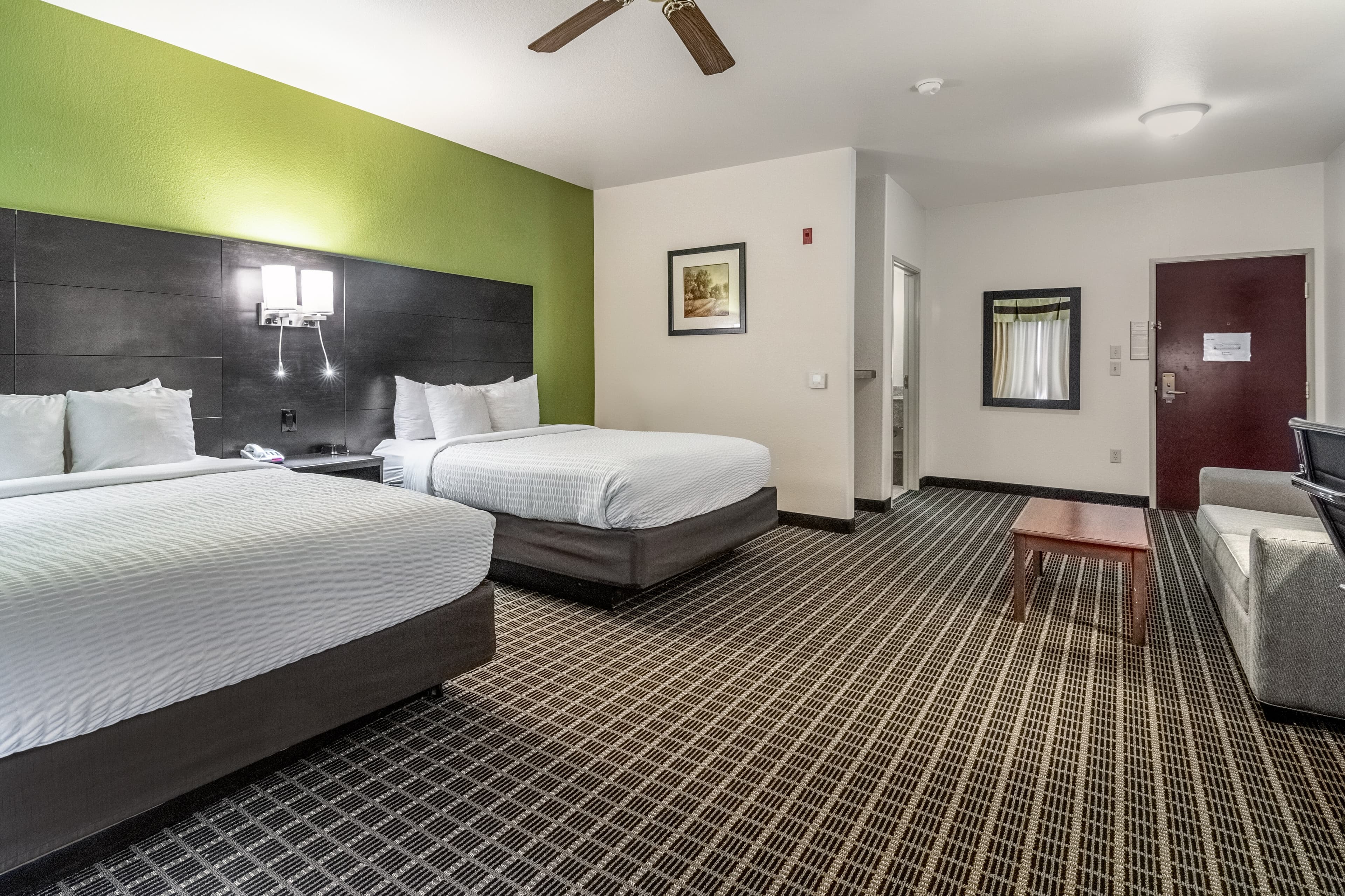 Clarion Inn & Suites Weatherford South — 14