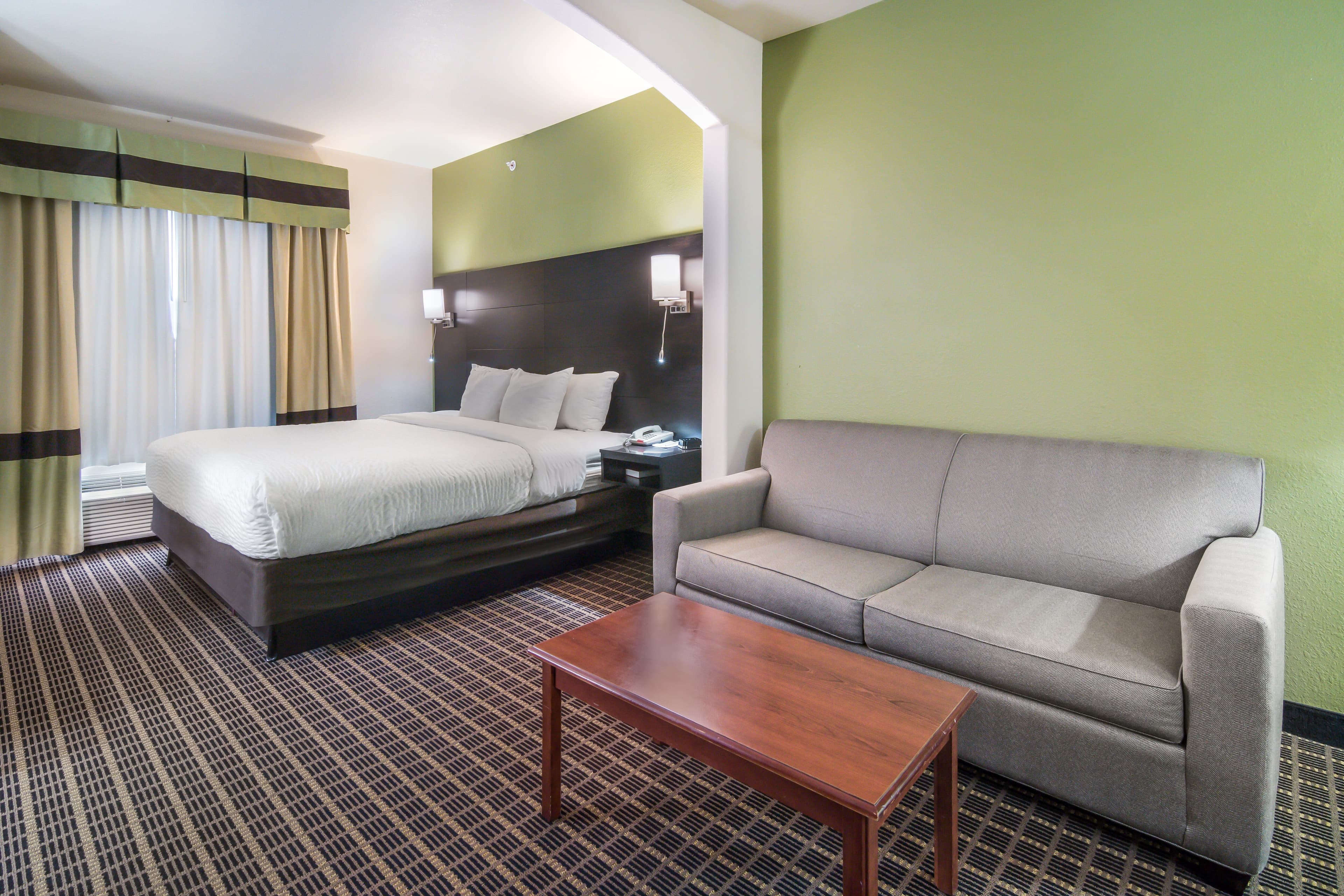 Clarion Inn & Suites Weatherford South — 19