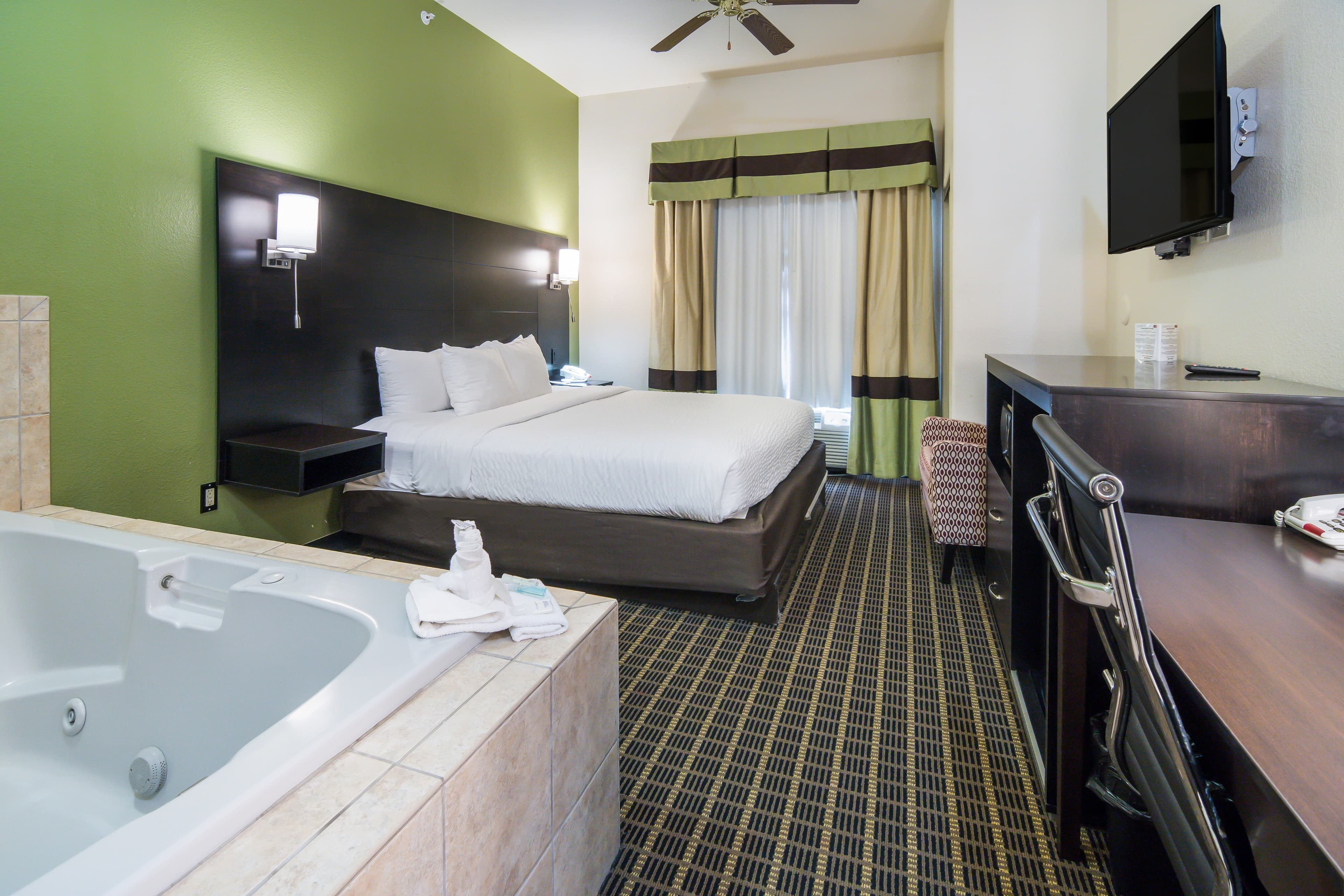 Clarion Inn & Suites Weatherford South — 23